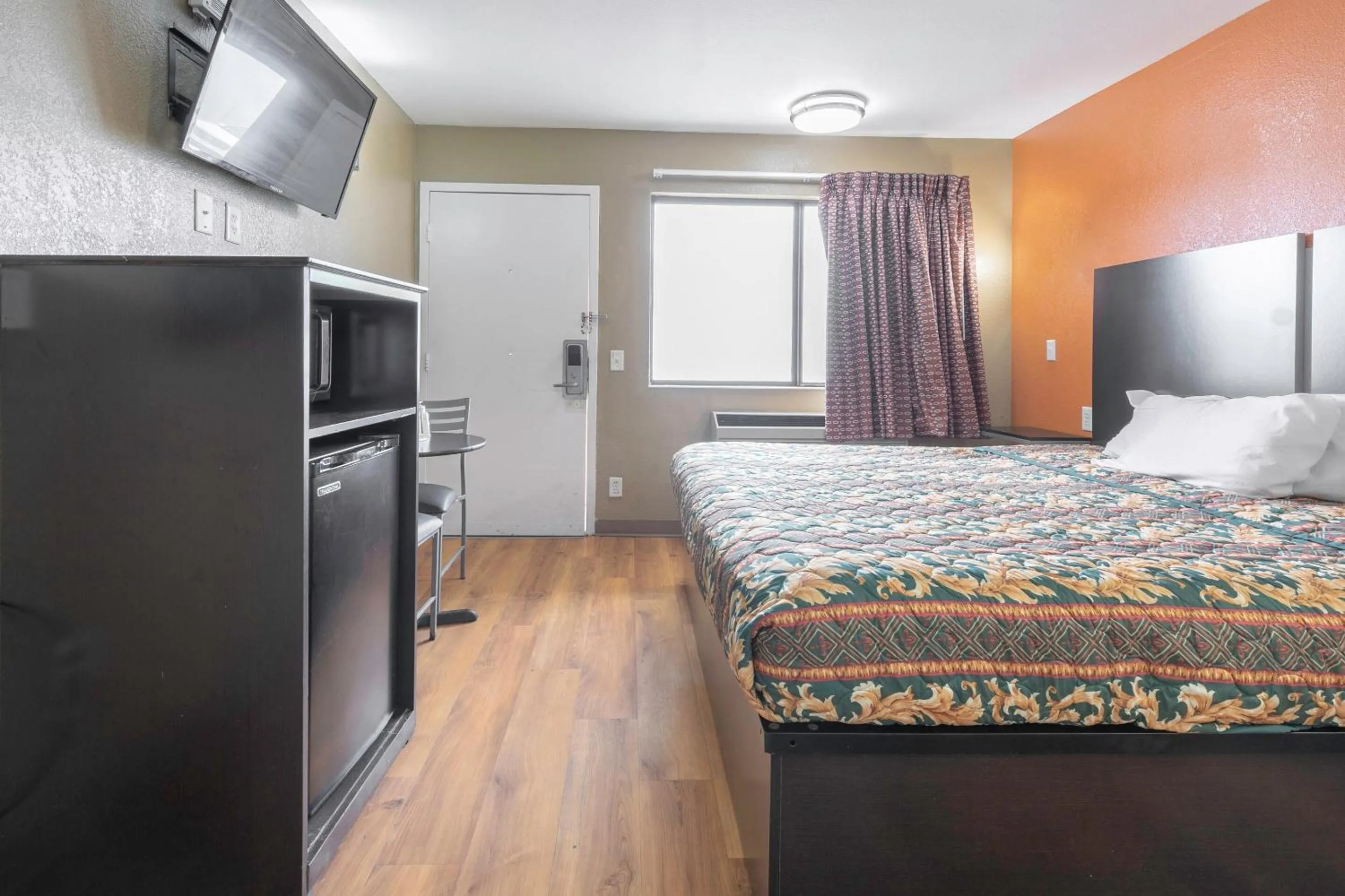 Bedroom in OYO Hotel Lake Charles Hwy 10