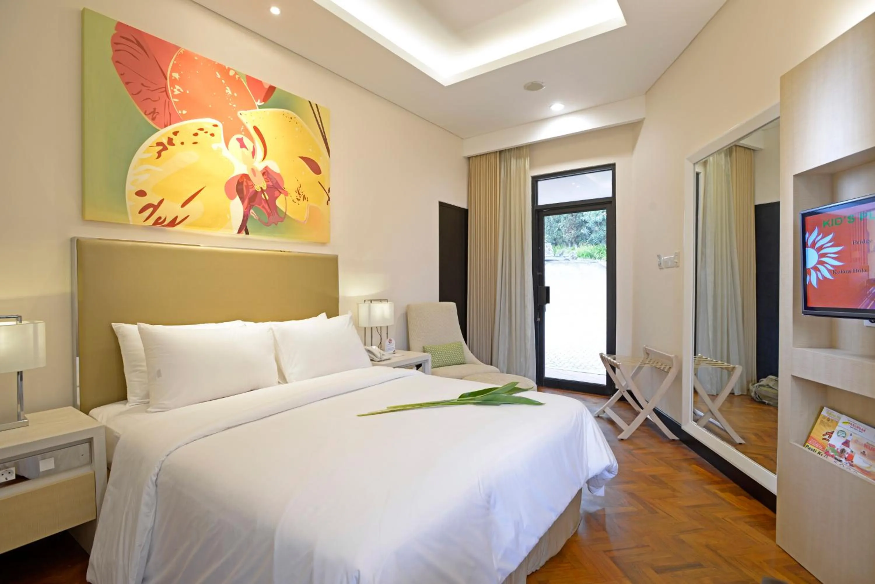 Bed in Surya Hotel & Cottages Prigen
