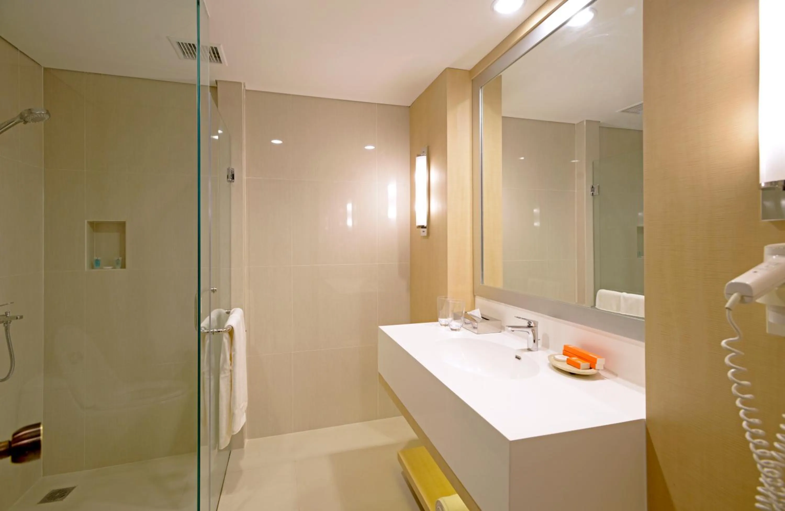 Bathroom in Surya Hotel & Cottages Prigen