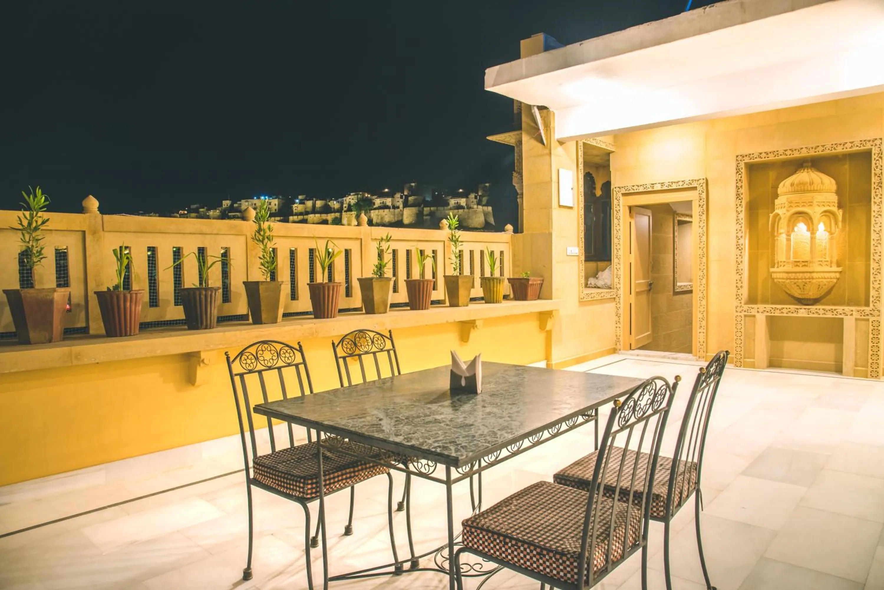 Night in Hotel Sky Plaza - Best ever view of Jaisalmer Fort