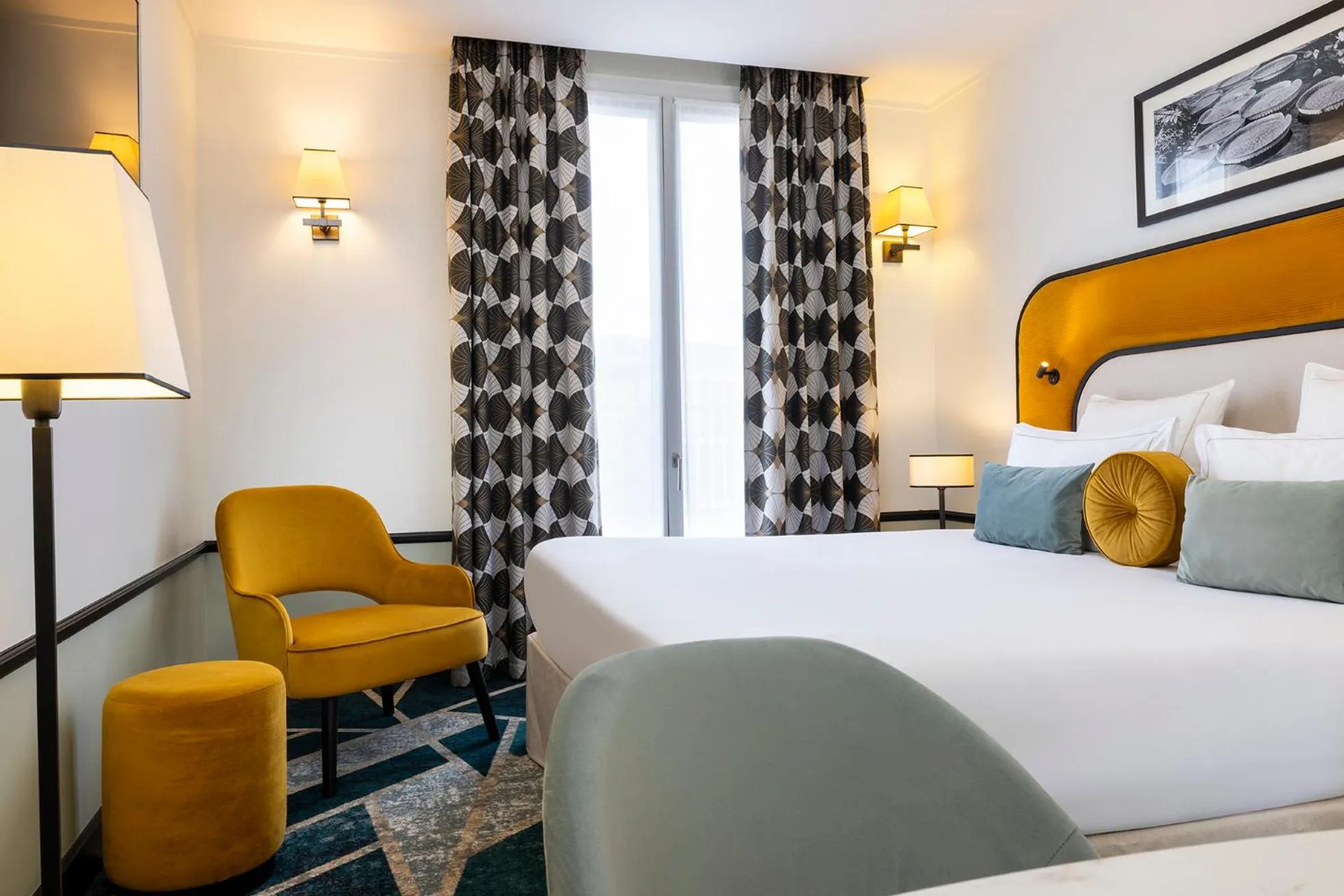 Photo of the whole room, Bed in Hôtel Aiglon