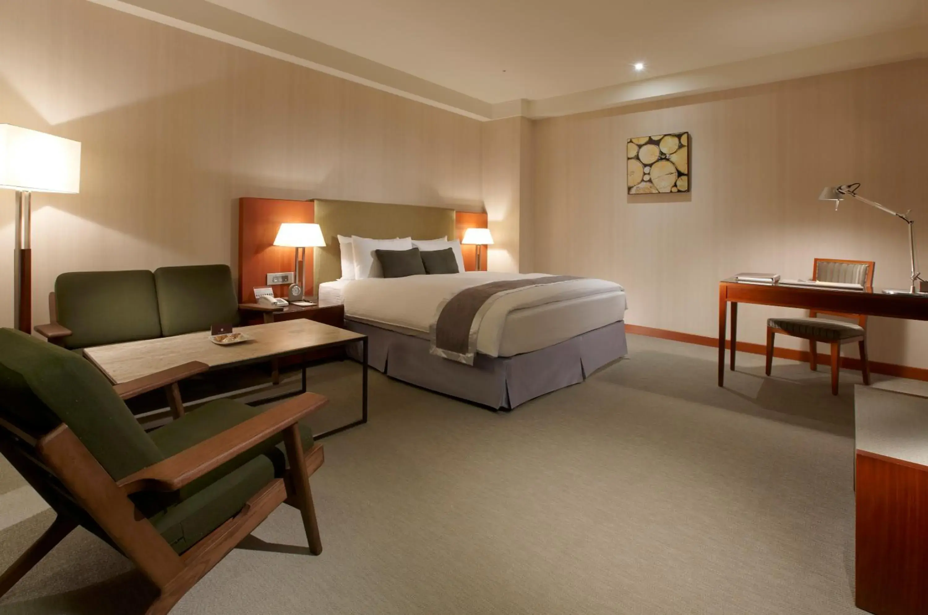 Corner Suite - Hall-End in Taichung Harbor Hotel Corner Suite - Hall-End in Taichung Harbor Hotel