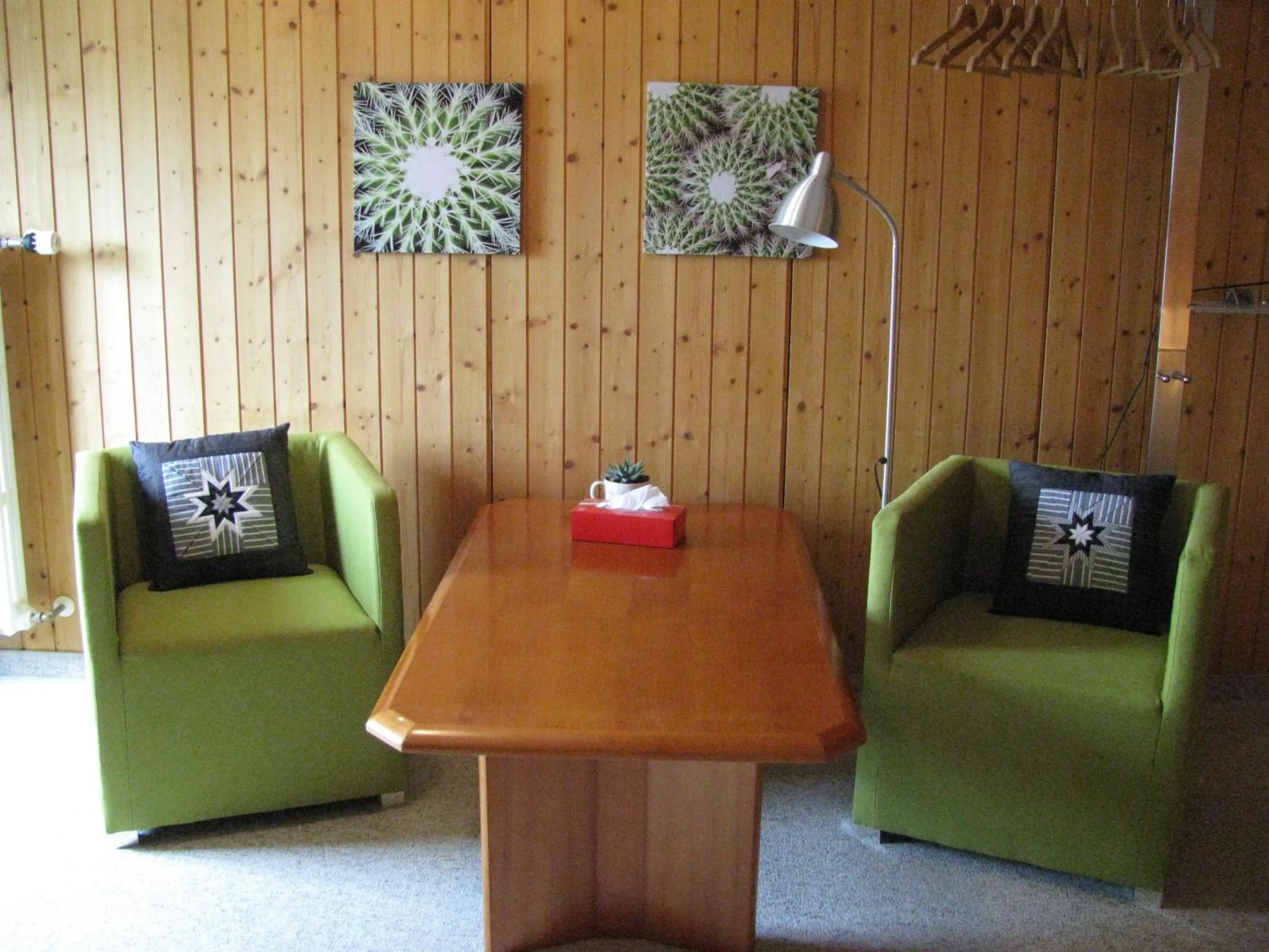 Photo of the whole room in Zimmer & z'Morgä Schönenboden