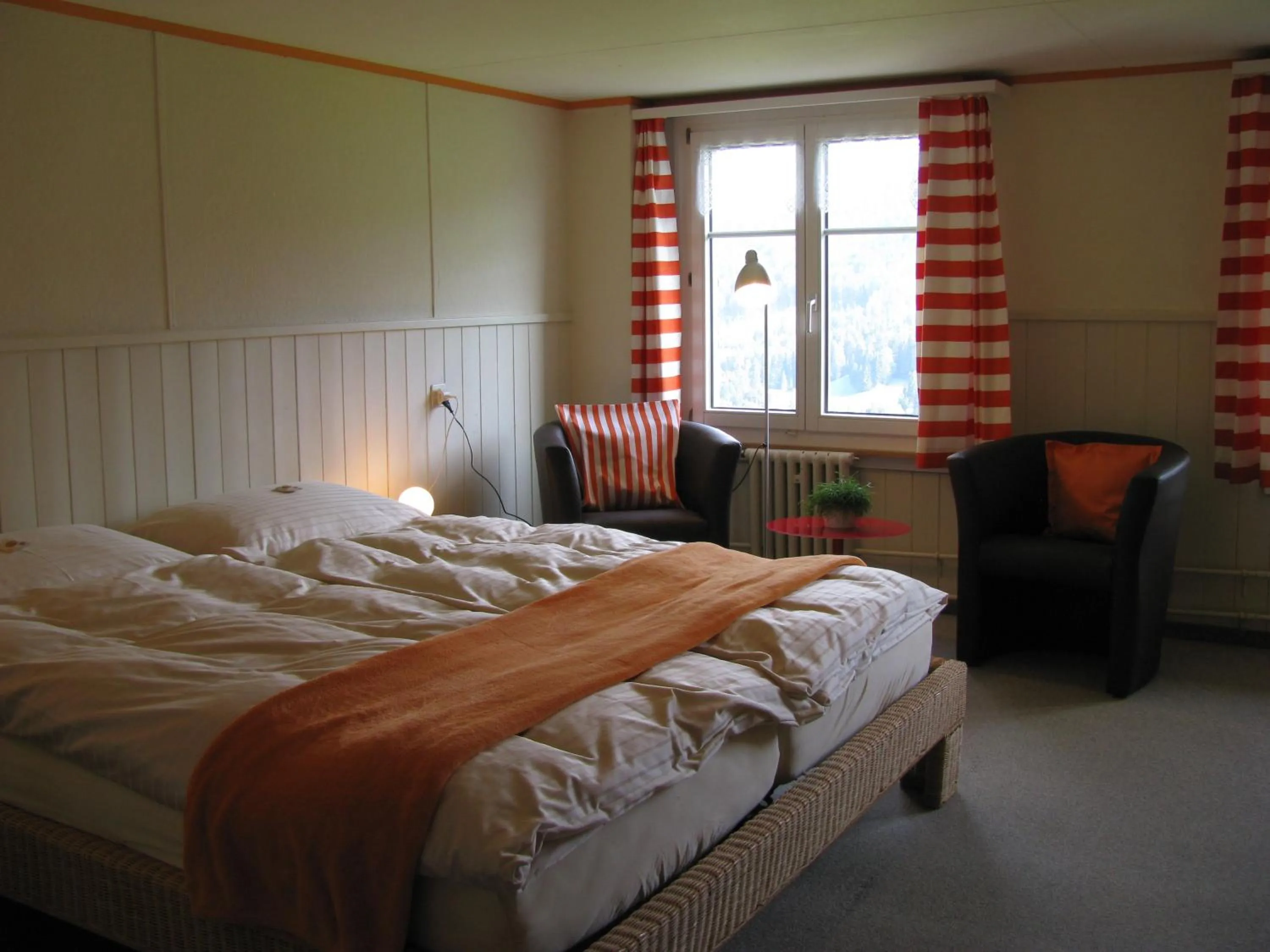 Photo of the whole room in Zimmer & z'Morgä Schönenboden