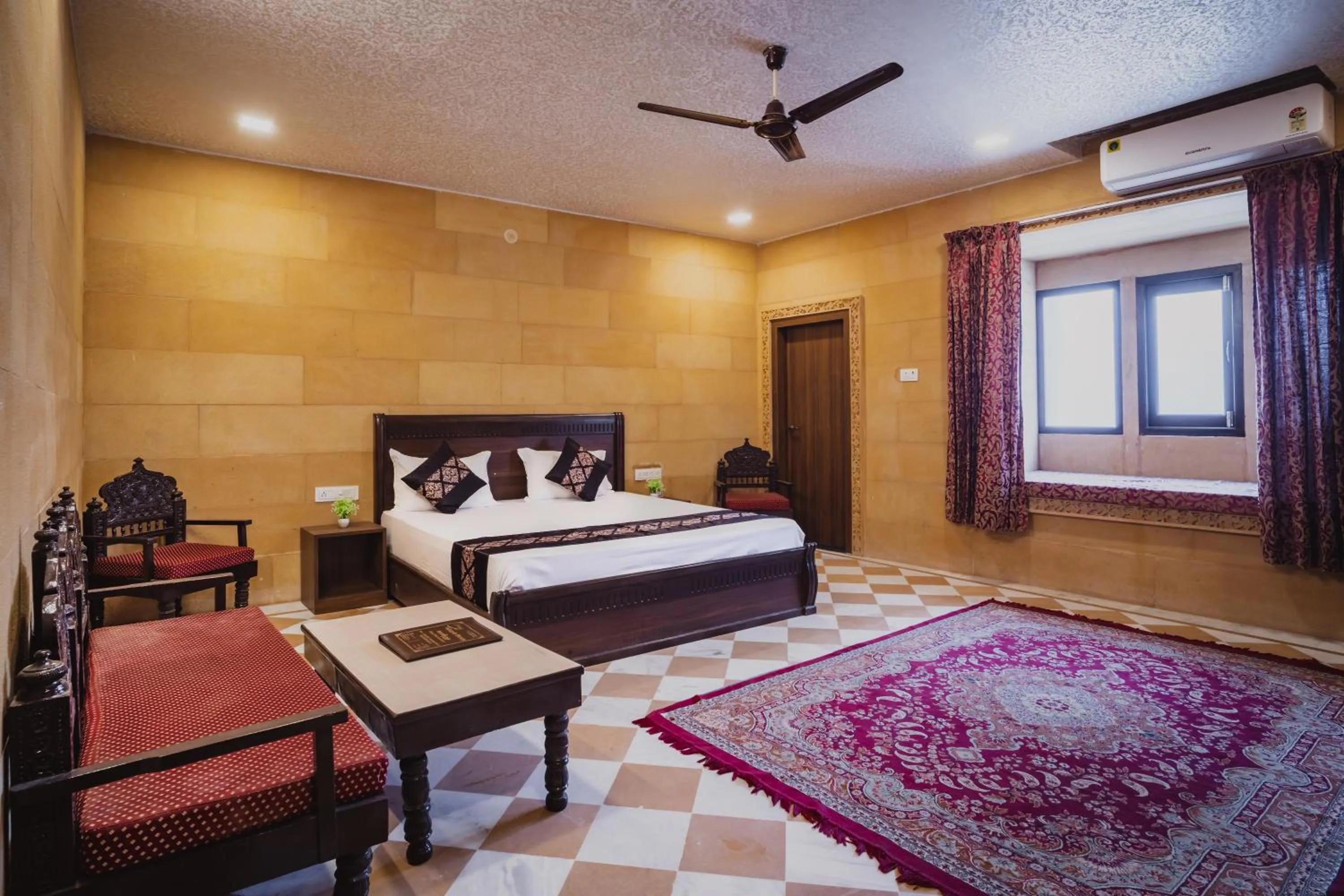 Bed in Hotel Akashdeep - Located City Centre
