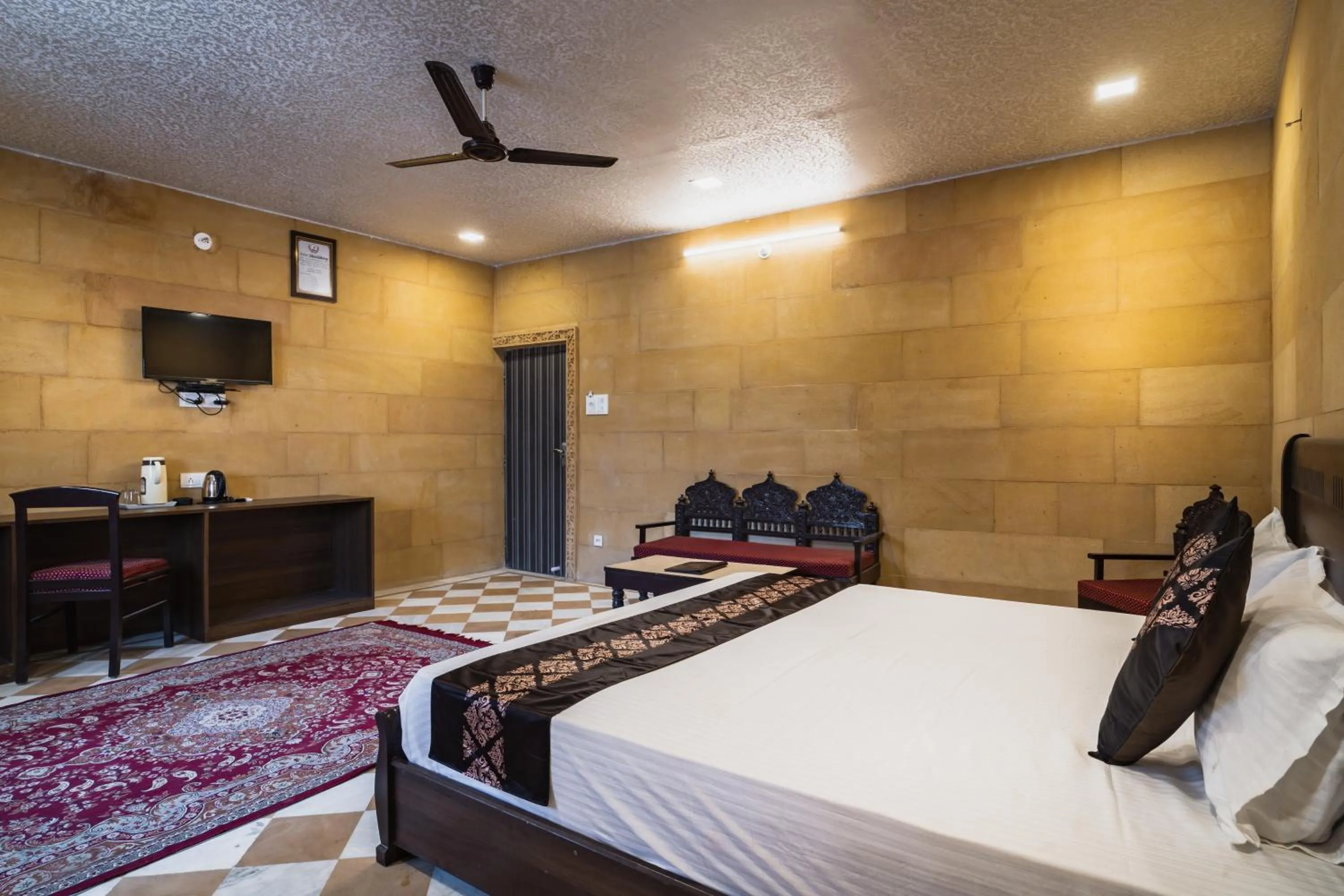 Bed in Hotel Akashdeep - Located City Centre