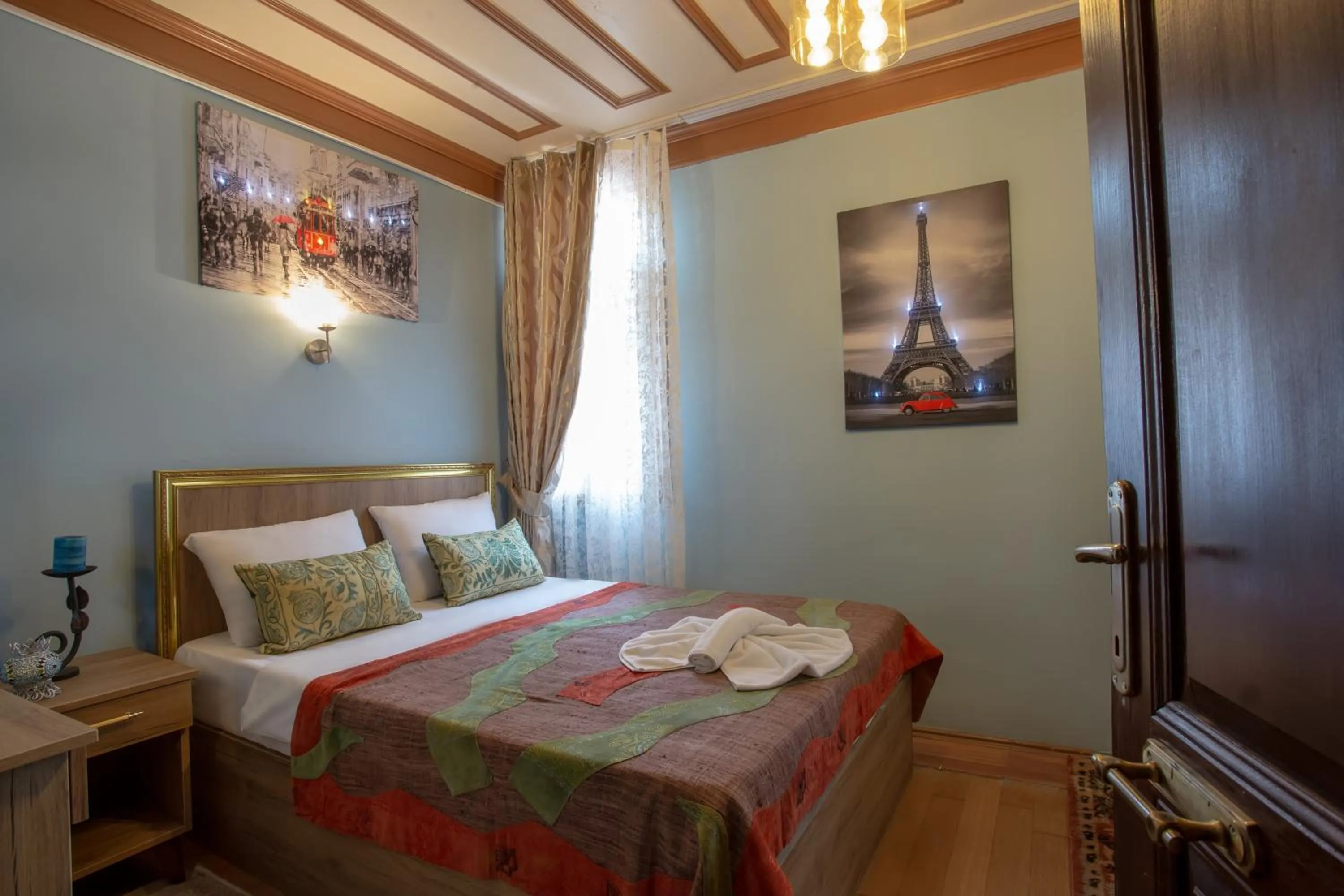 Photo of the whole room, Bed in April Hotel