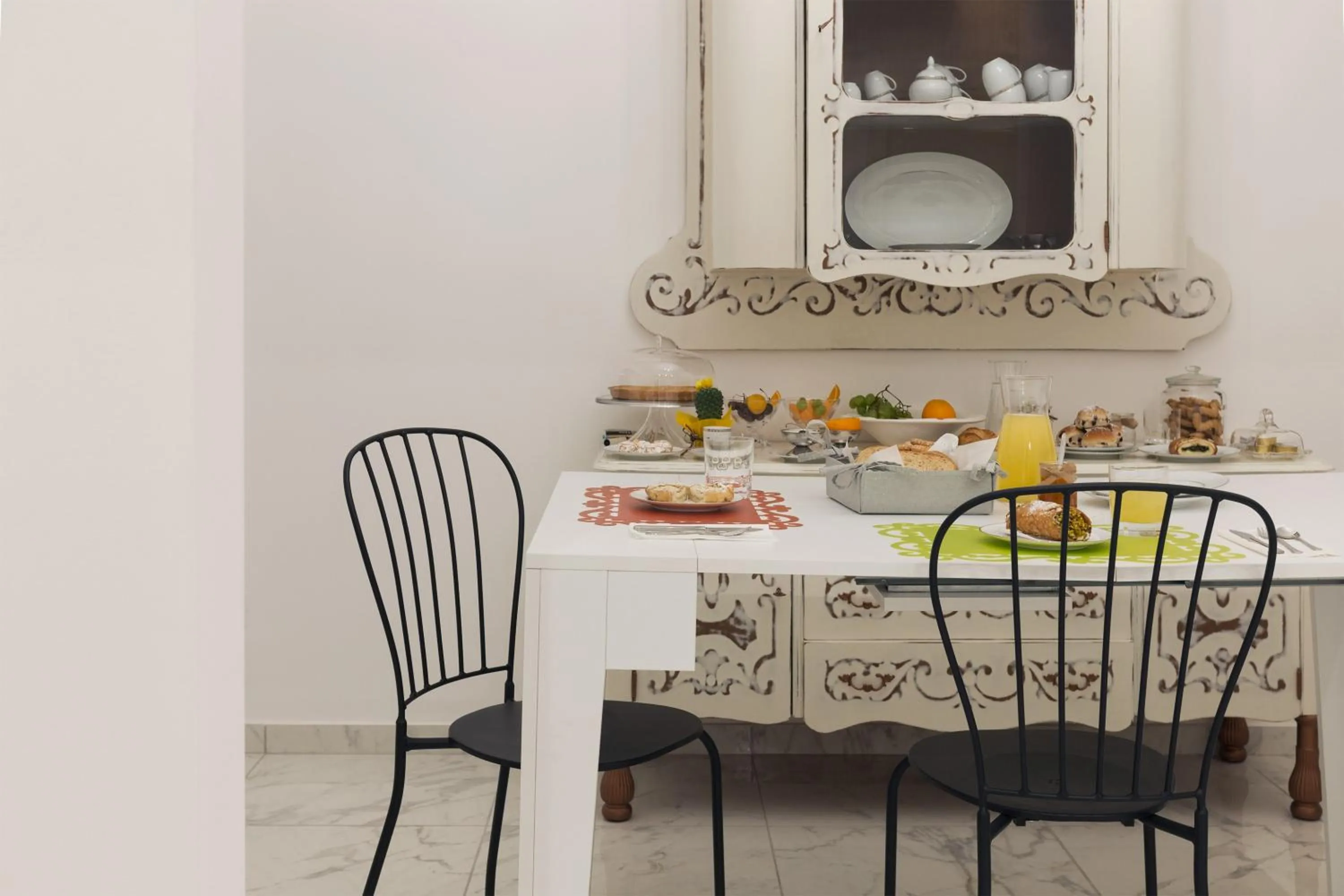 Breakfast in Calafatari B&B