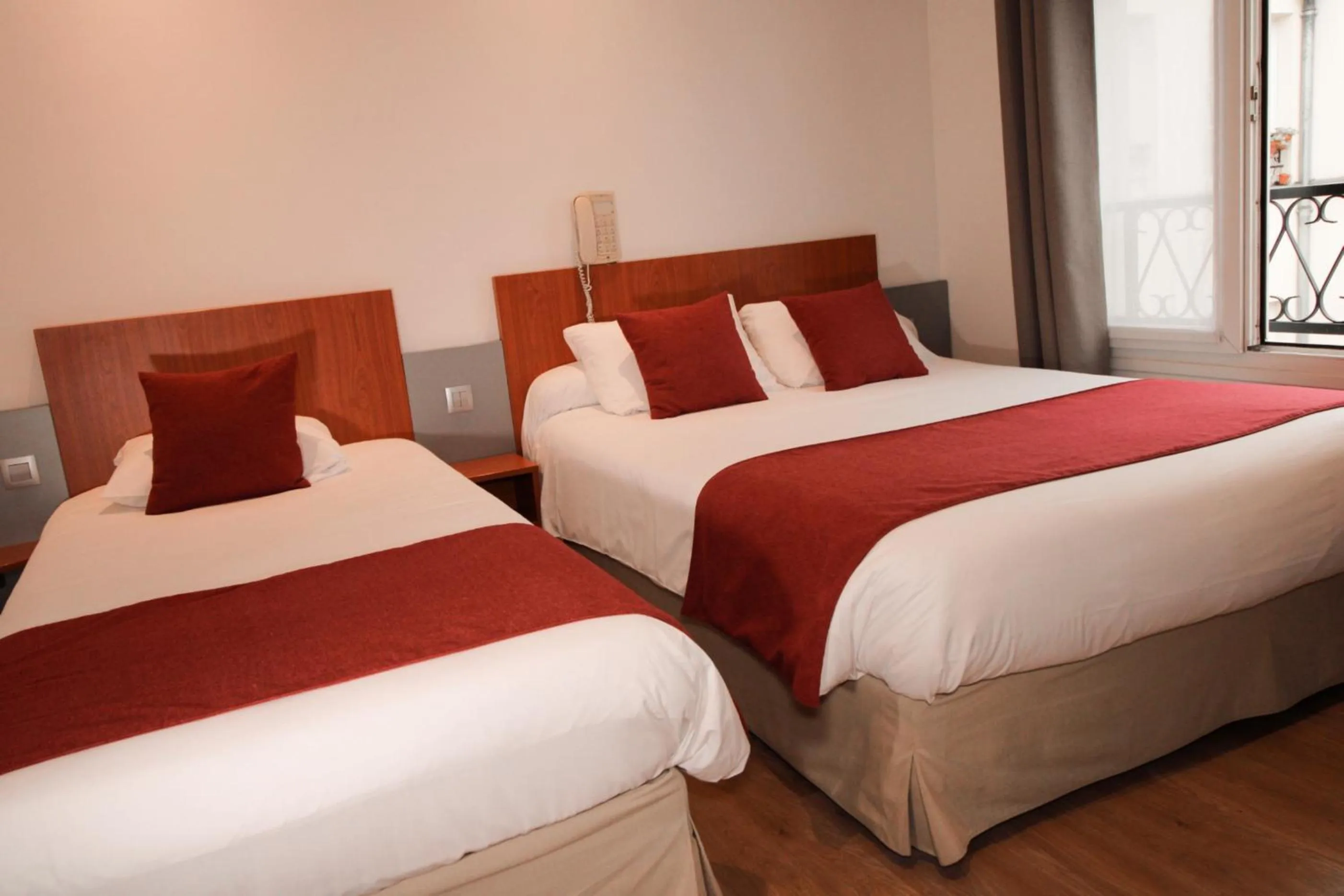 Bed in Little Hôtel