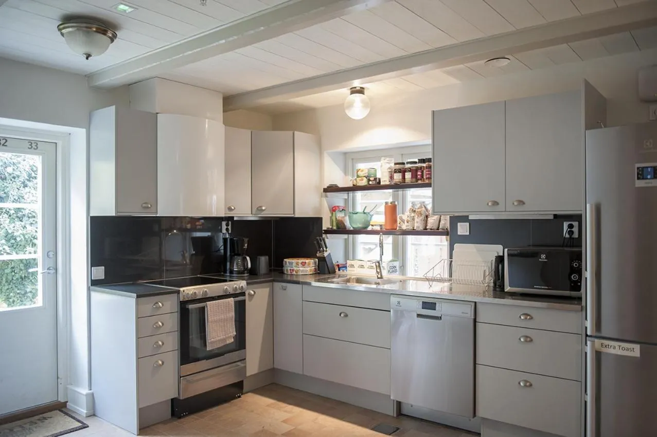 Kitchen or kitchenette in Mullbärsgårdens Bed and Breakfast