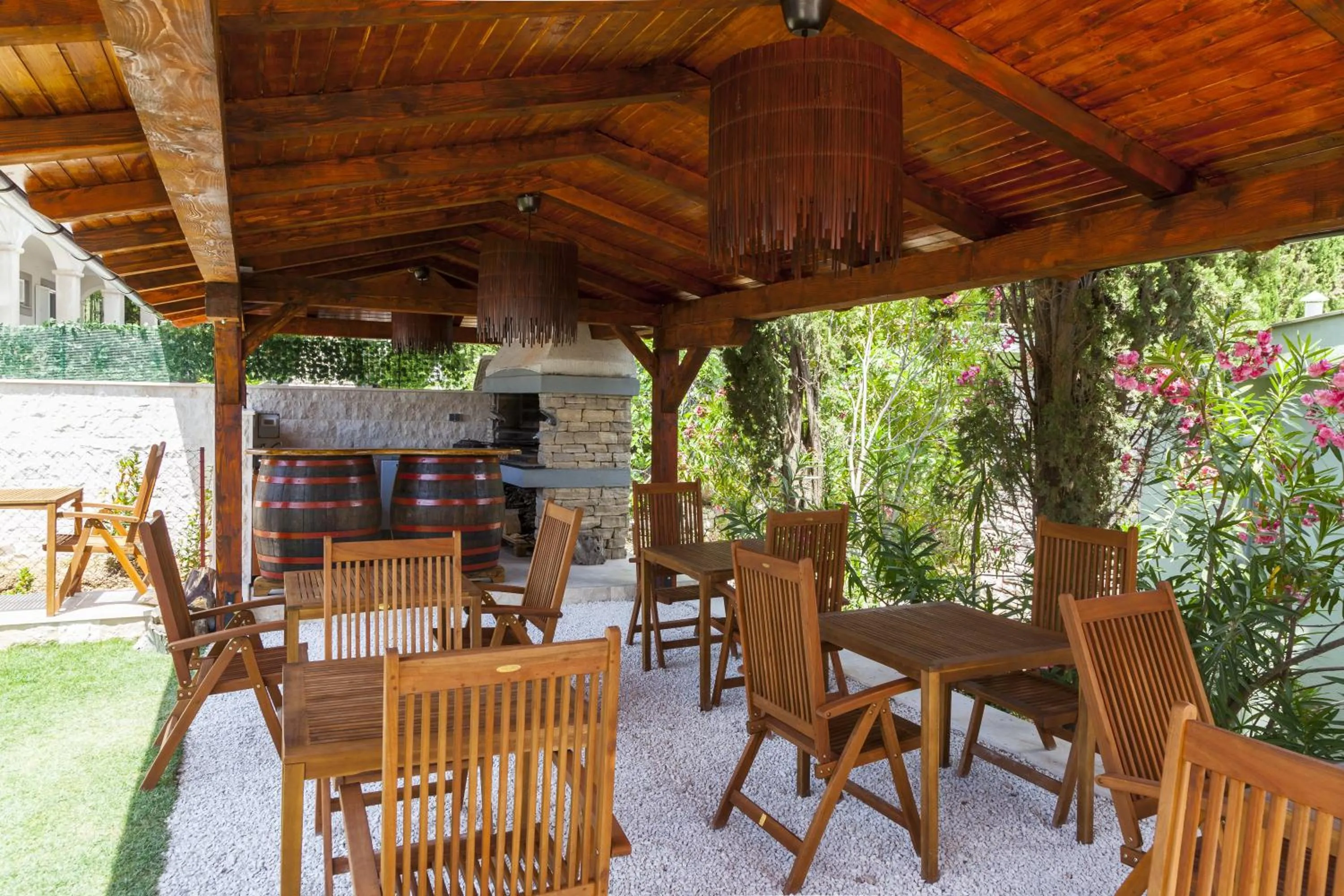 Restaurant/places to eat in Villa Mediterranea