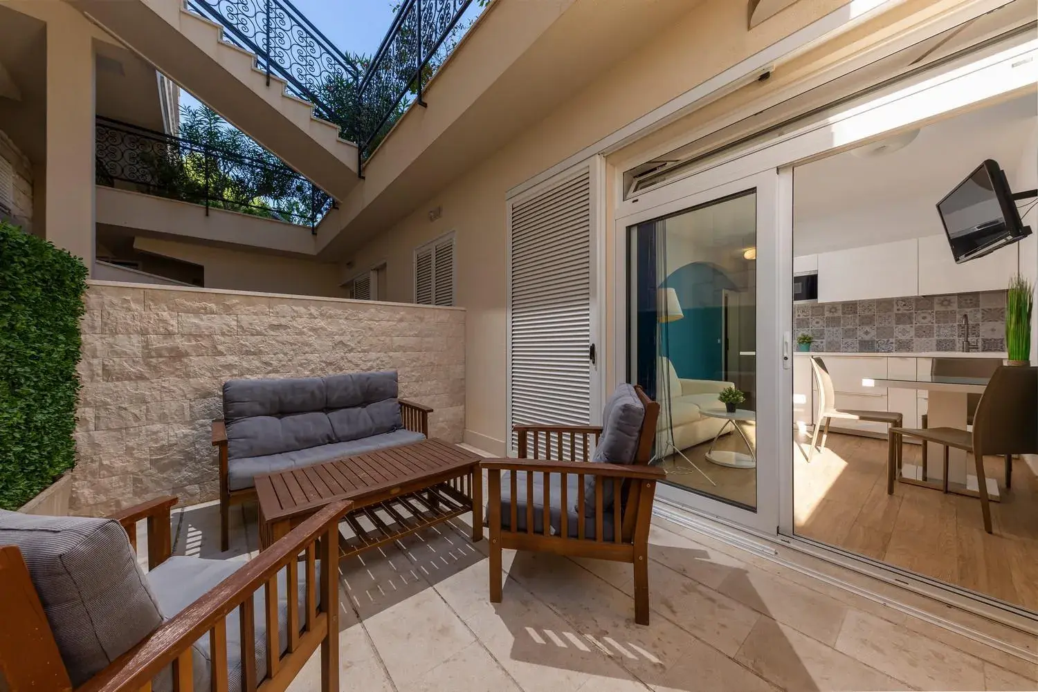 Comfort Two-Bedroom Apartment with Terrace in Villa Mediterranea Comfort Two-Bedroom Apartment with Terrace in Villa Mediterranea