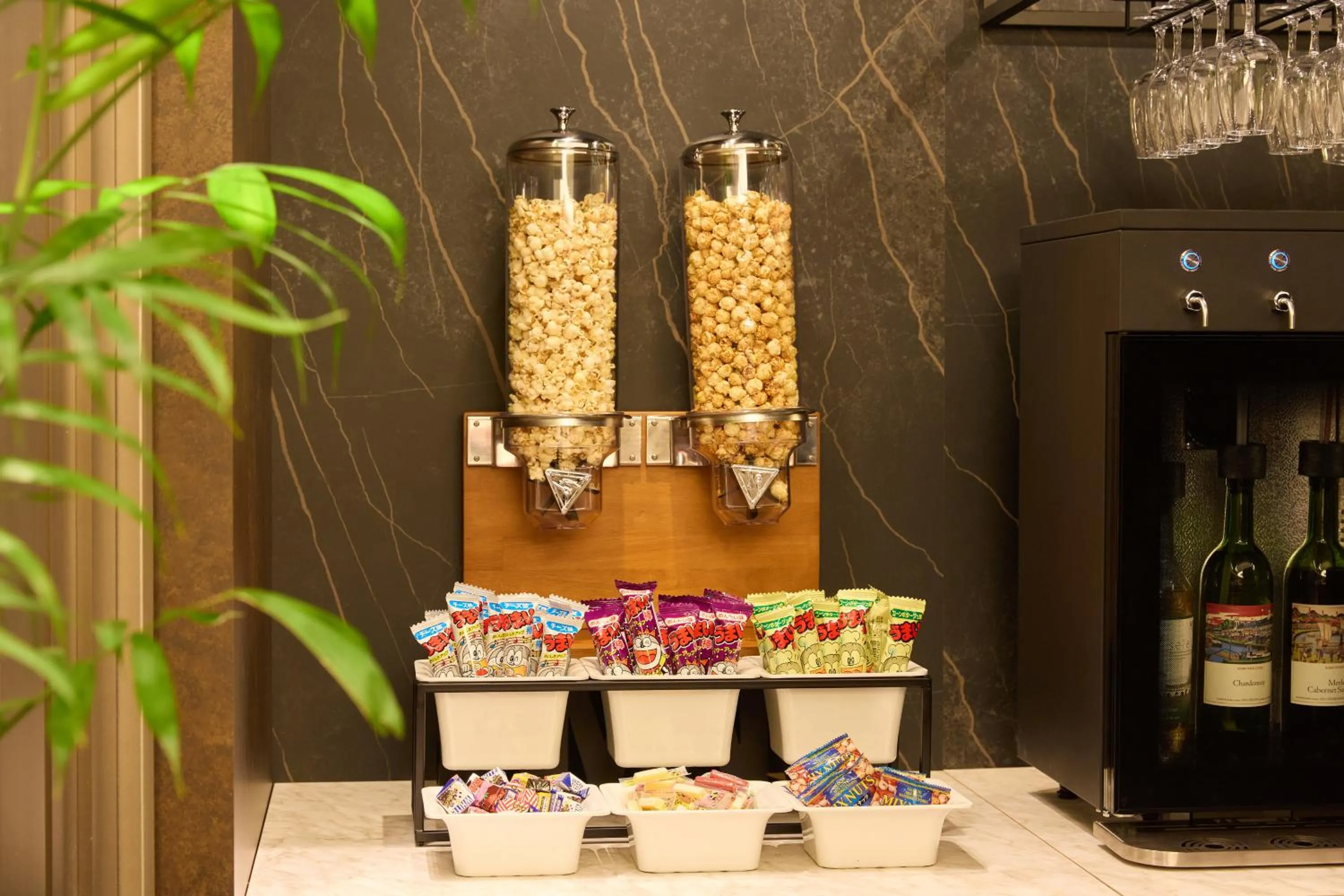 Lounge or bar in Kobe Motomachi Tokyu REI Hotel