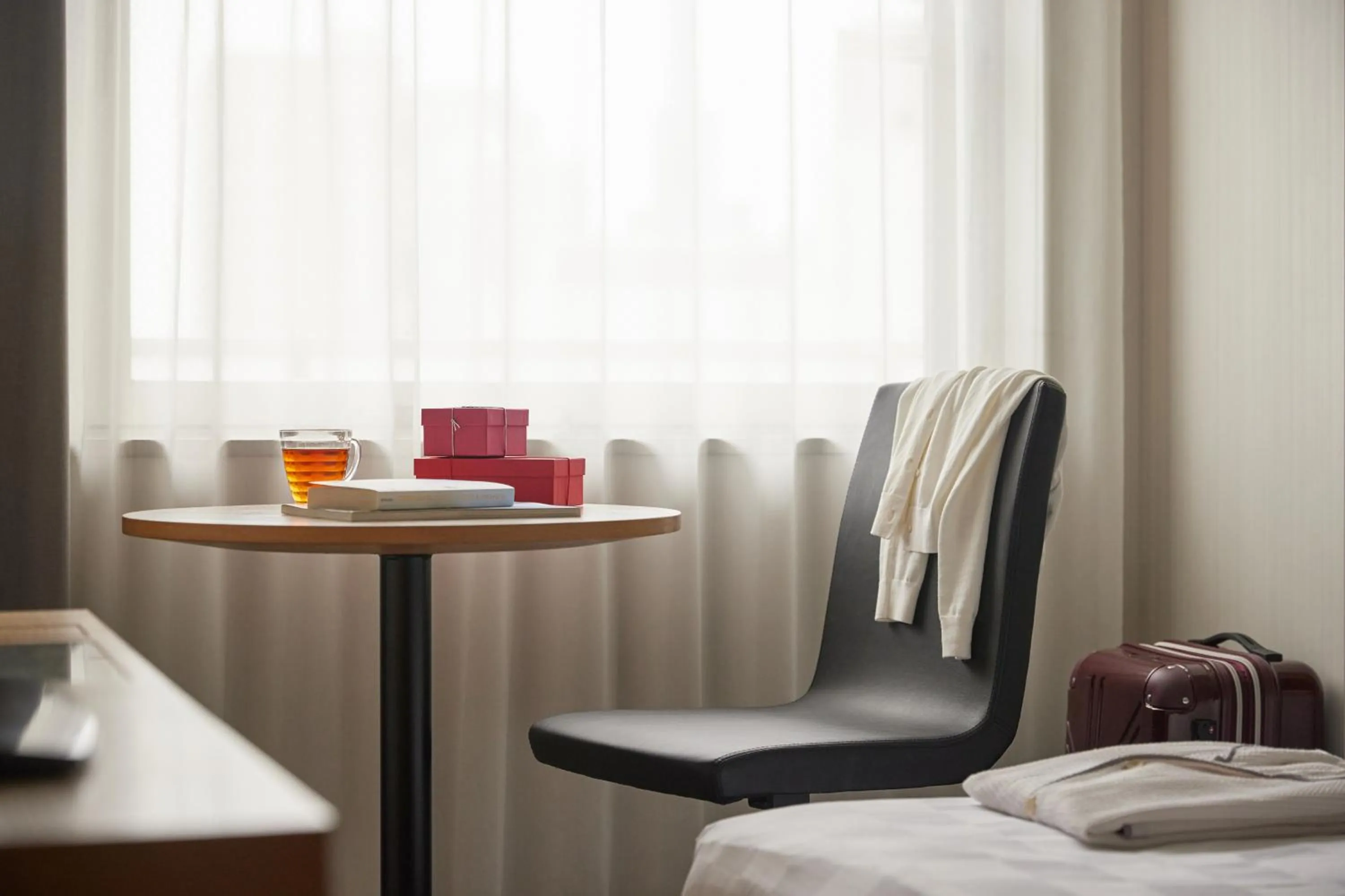 People in Kobe Motomachi Tokyu REI Hotel