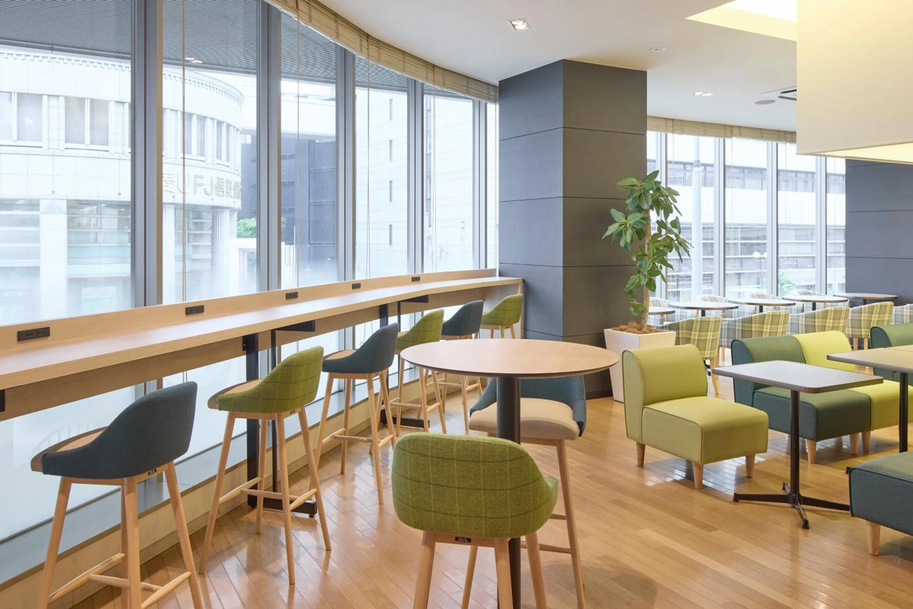 Lounge or bar in Kobe Motomachi Tokyu REI Hotel