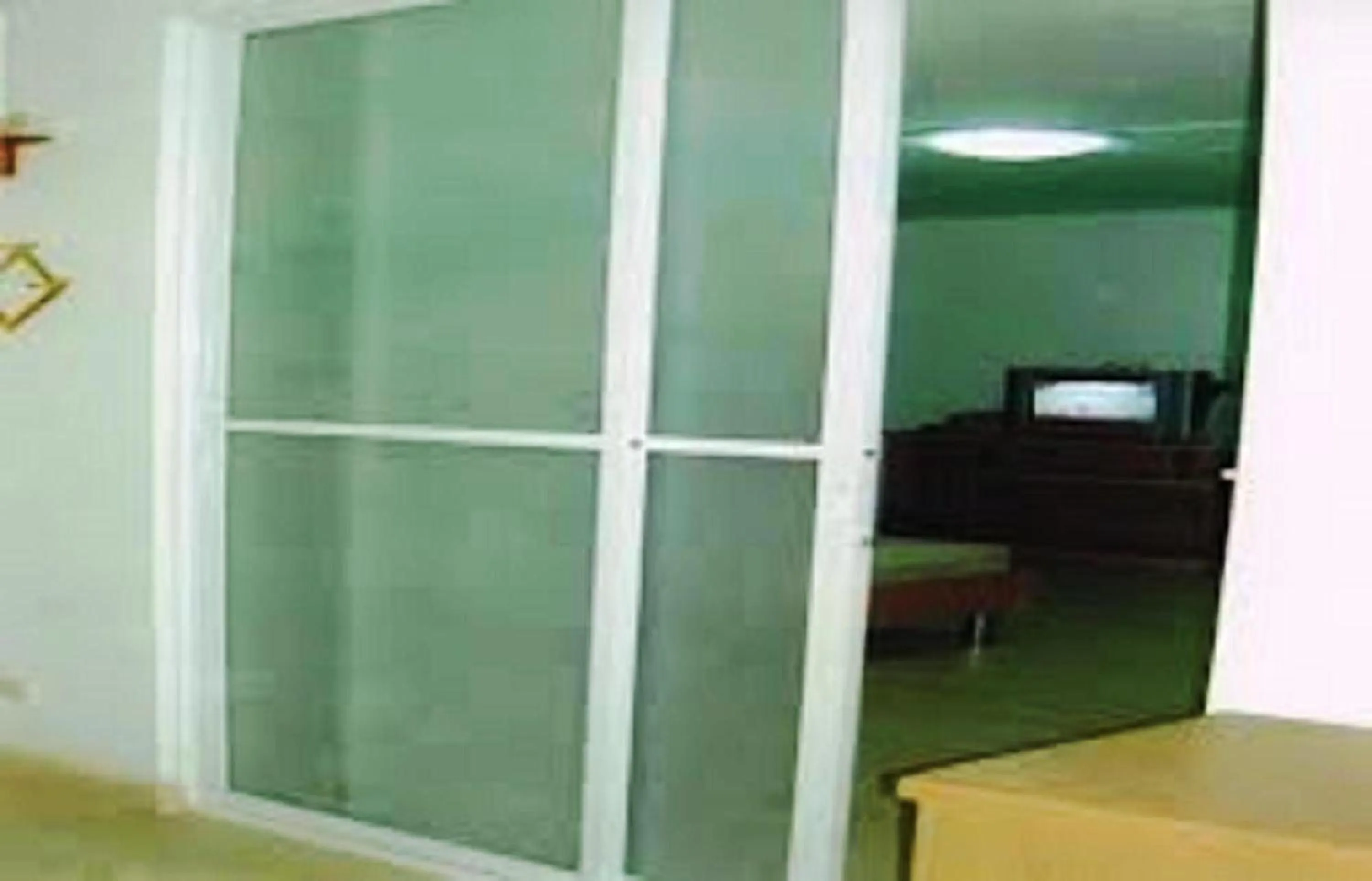 Bed in Poppular Palace Don Mueang Bangkok