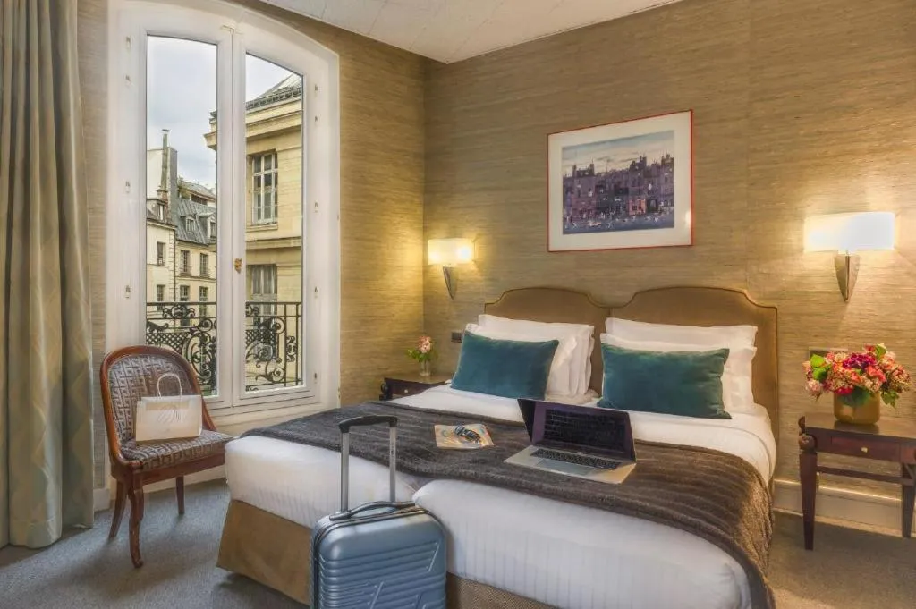 Bed in Hôtel Delavigne