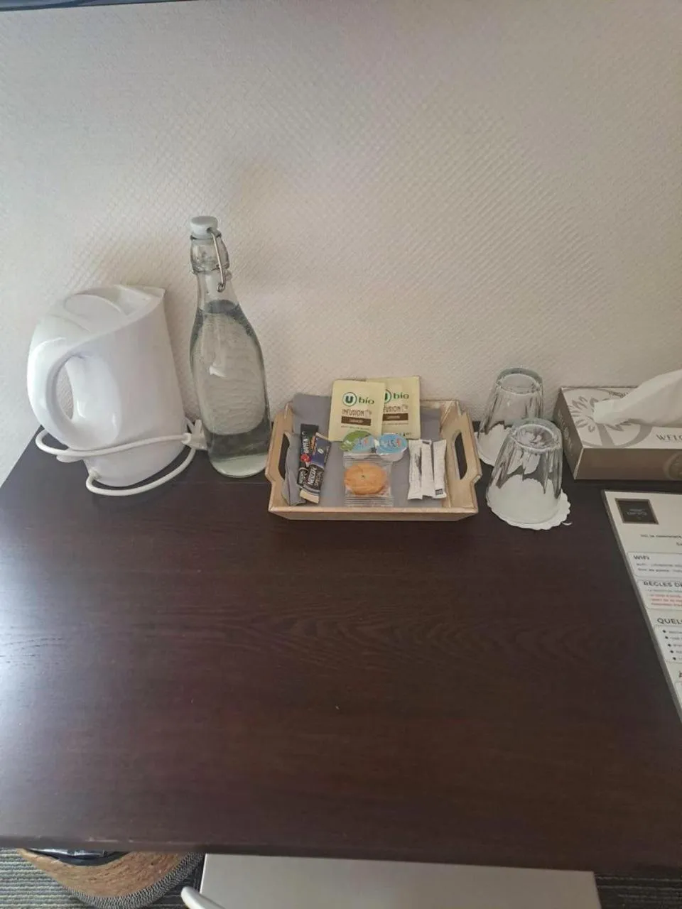 Coffee/tea facilities in Hôtel Le Lion D'or