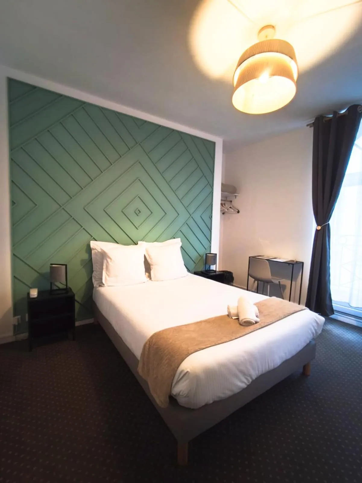 Photo of the whole room, Bed in Hôtel Le Lion D'or