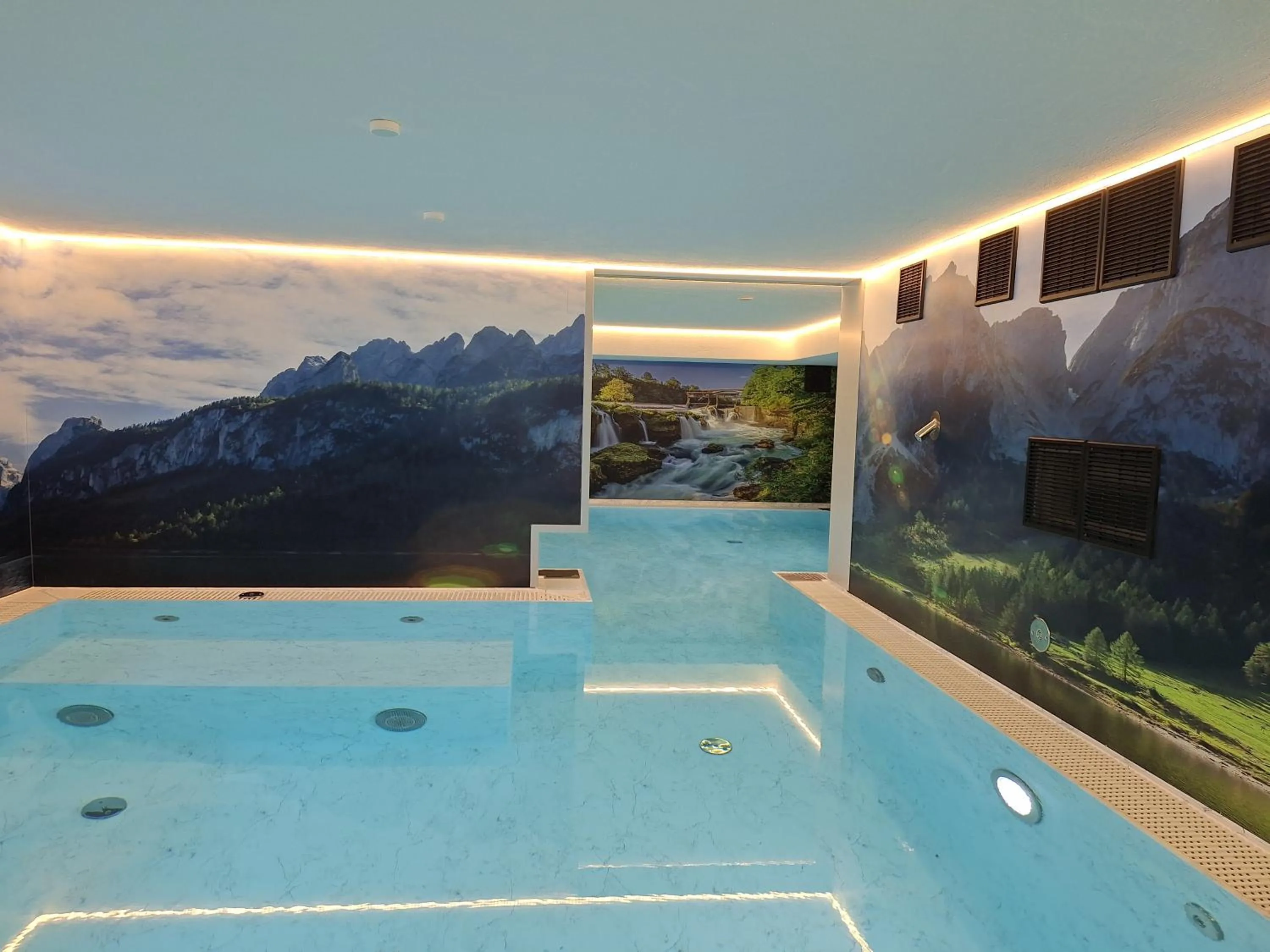 Swimming pool in Wellness- und Familienoase Dachsteinresort