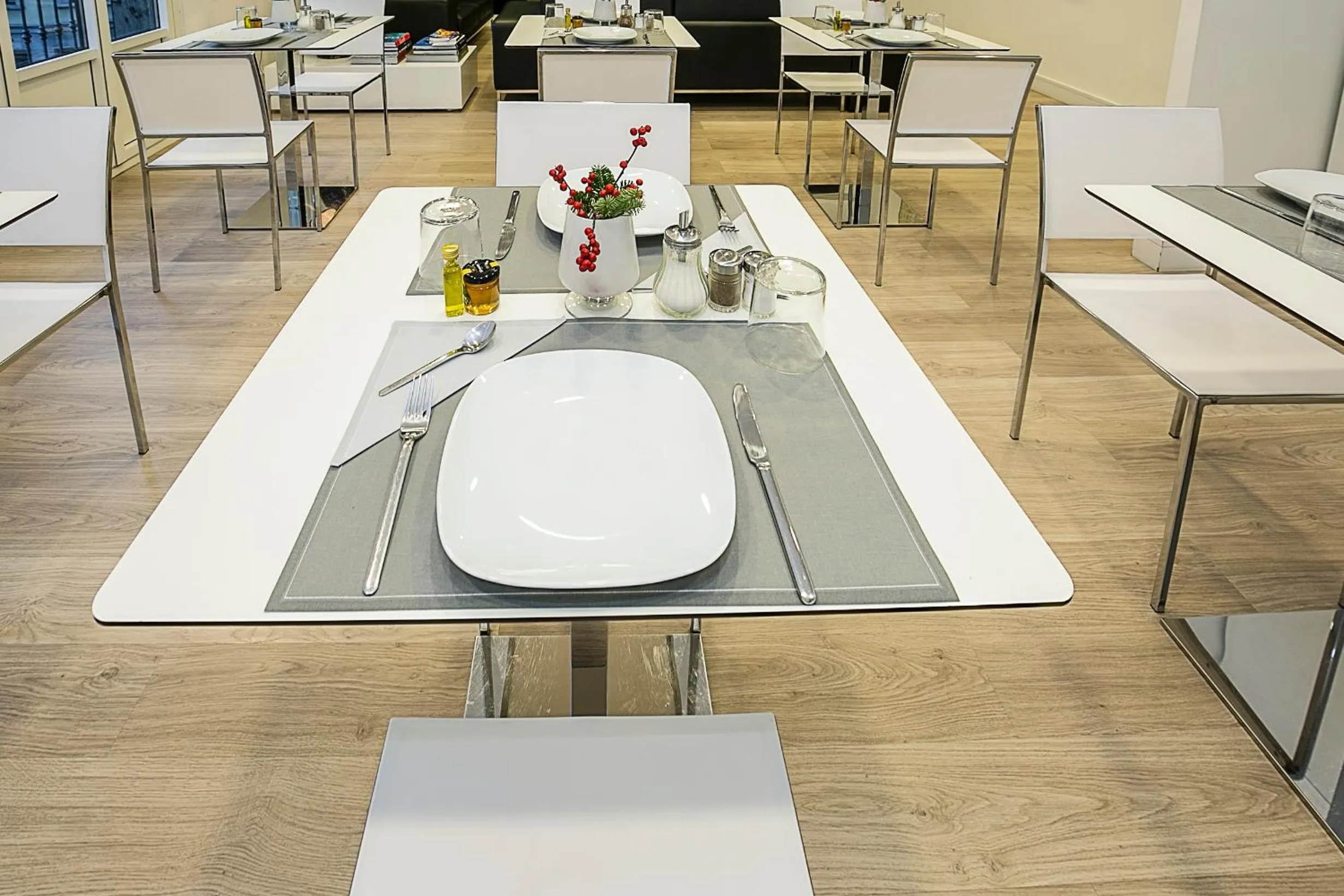 Restaurant/places to eat in The 8 Boutique B&B