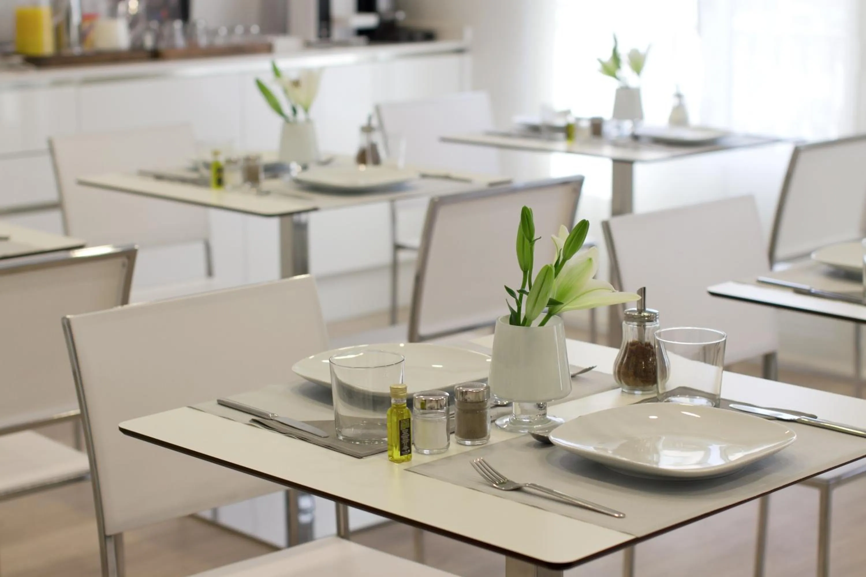 Restaurant/places to eat in The 8 Boutique B&B