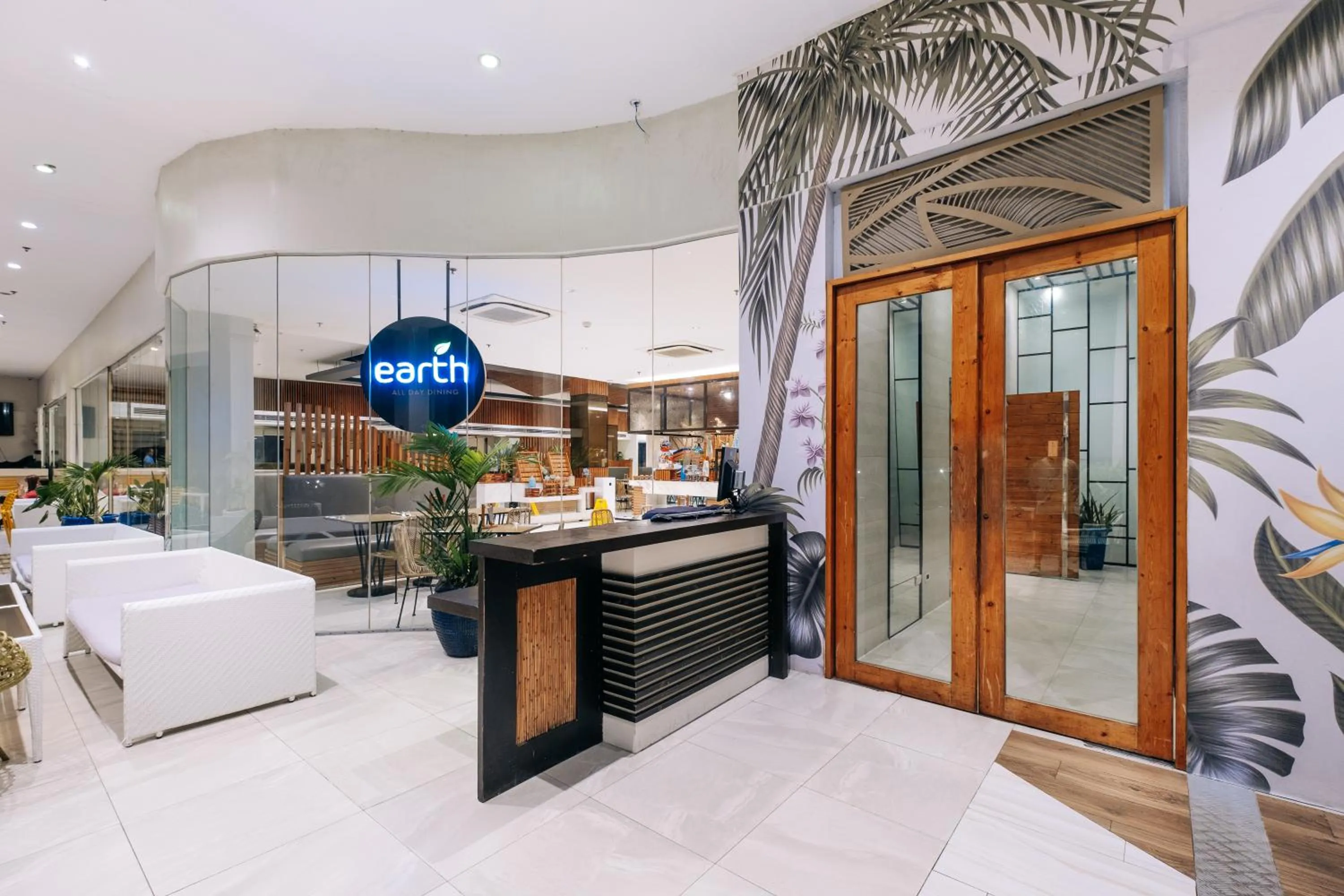 Restaurant/places to eat in Solea Seaview Resort