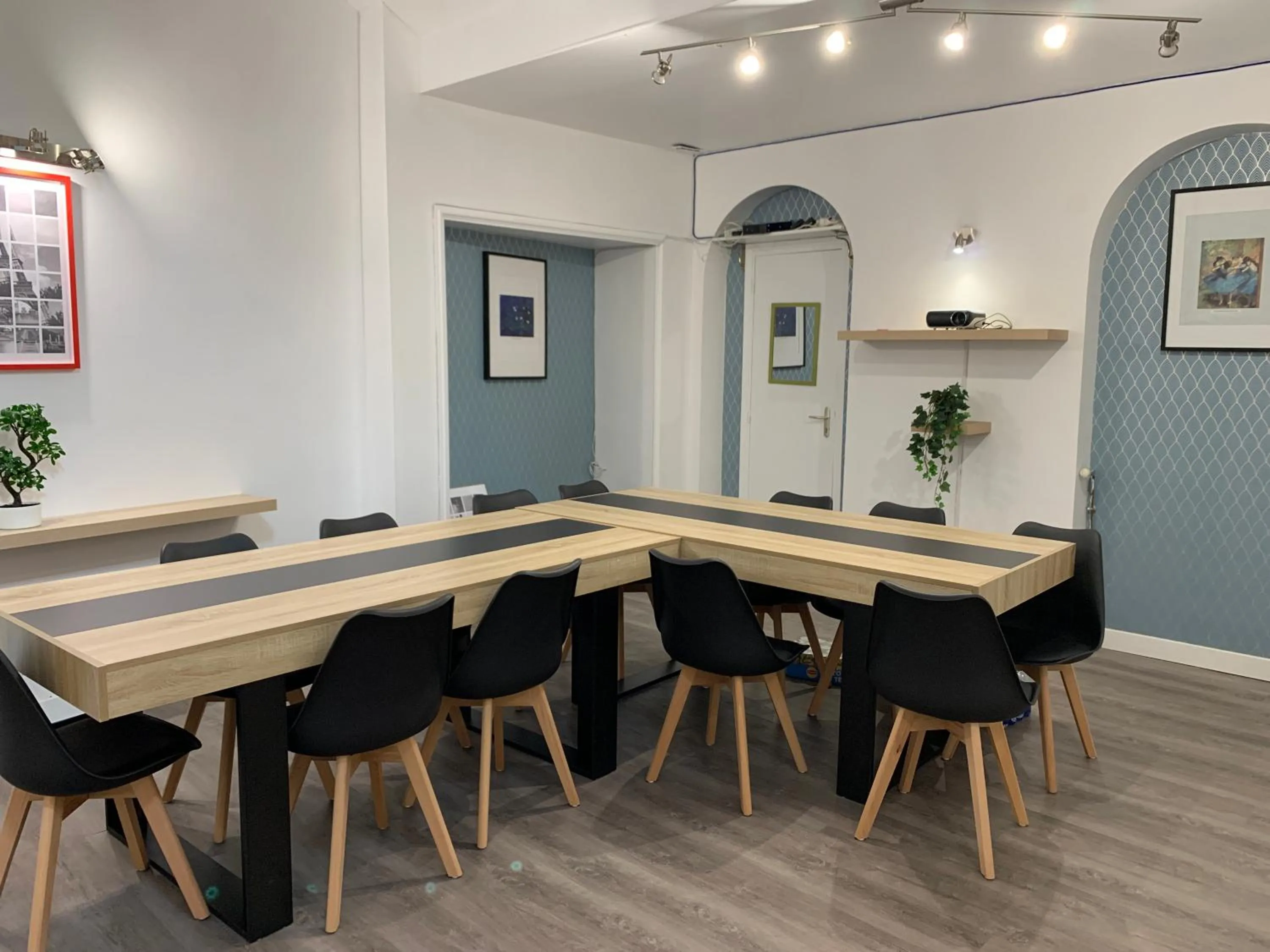 Meeting/conference room in Alyss Saphir Cambronne Eiffel