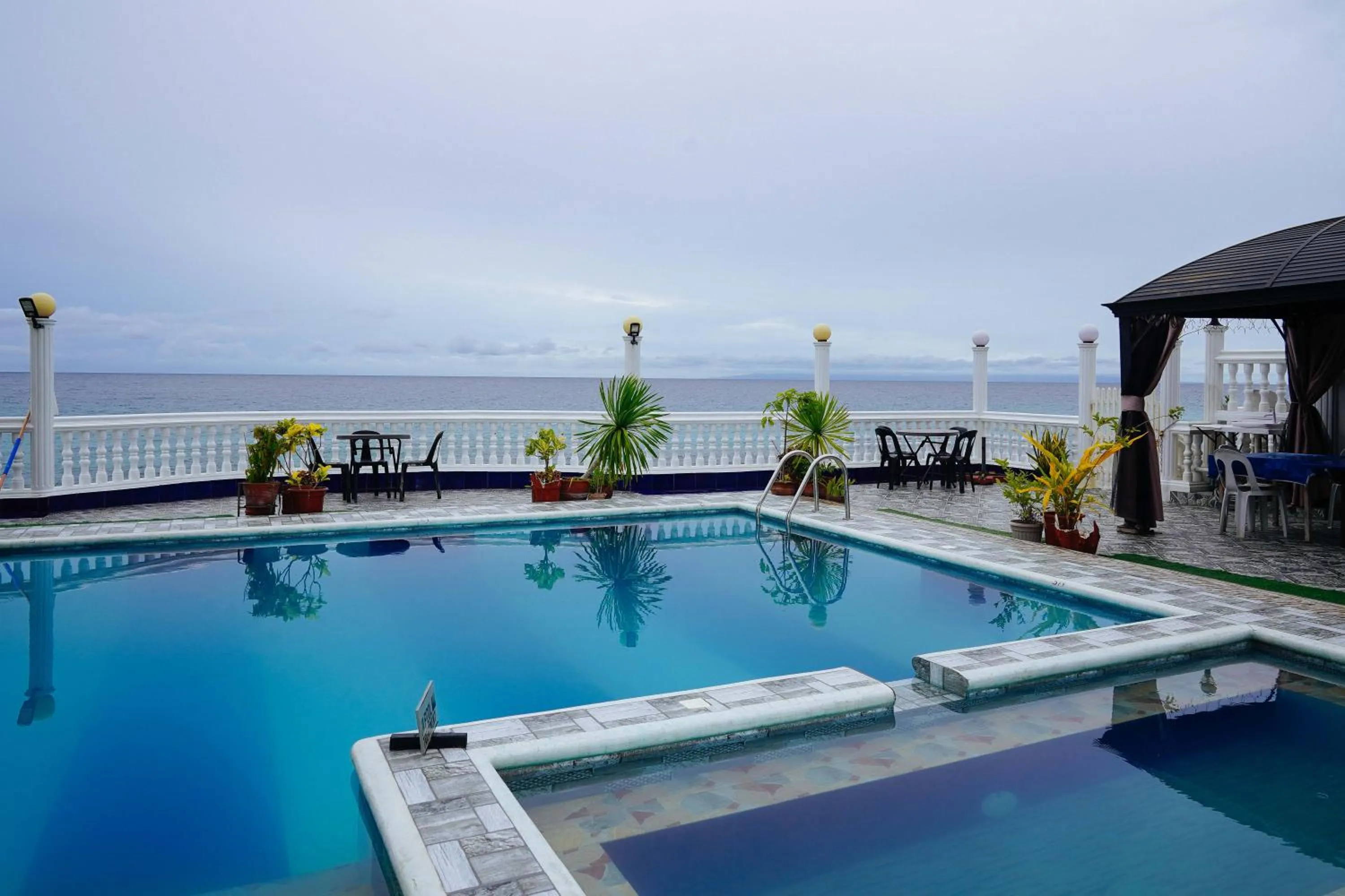 Swimming pool in RedDoorz Plus at Billy's Resort Oslob