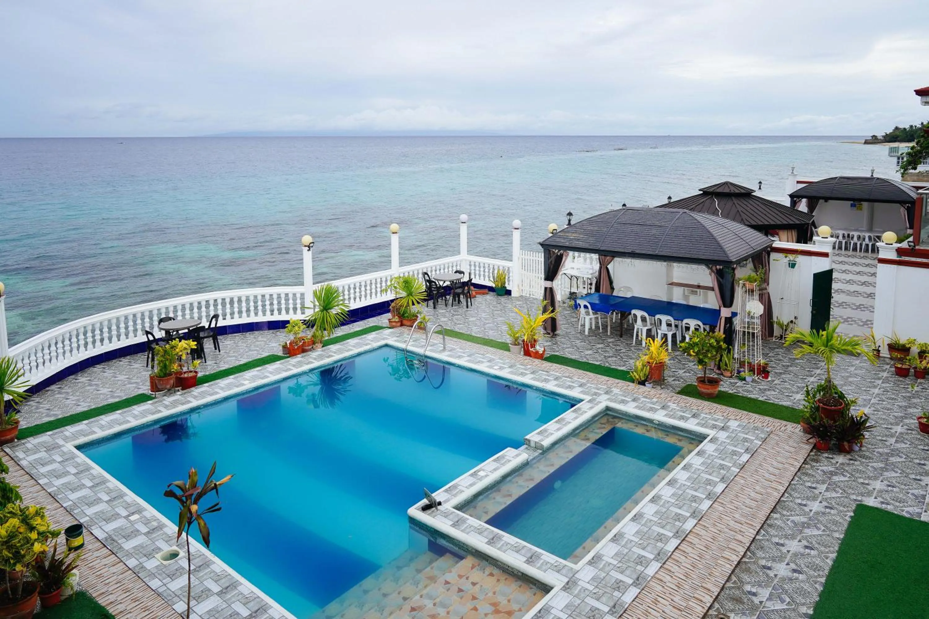 Sea view in RedDoorz Plus at Billy's Resort Oslob