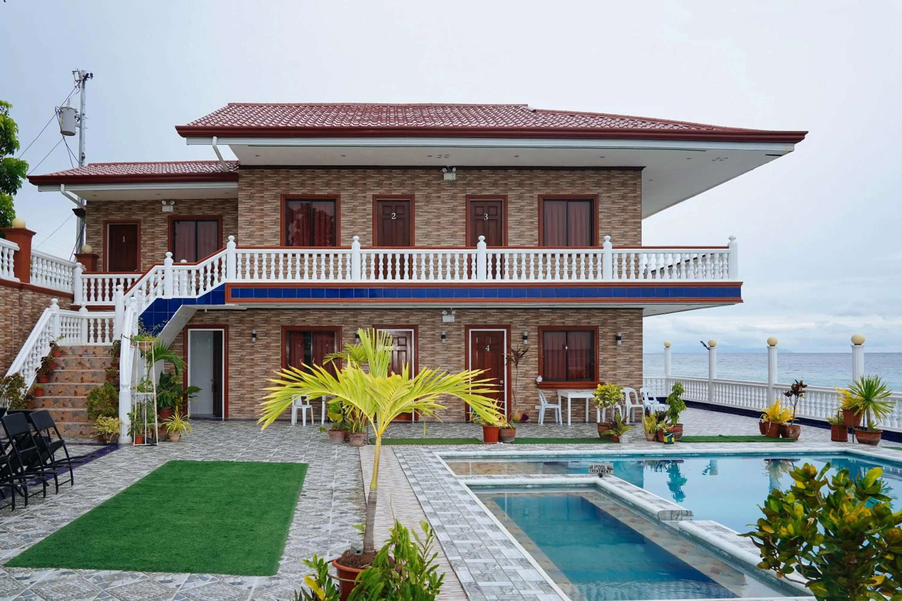 Swimming pool in RedDoorz Plus at Billy's Resort Oslob