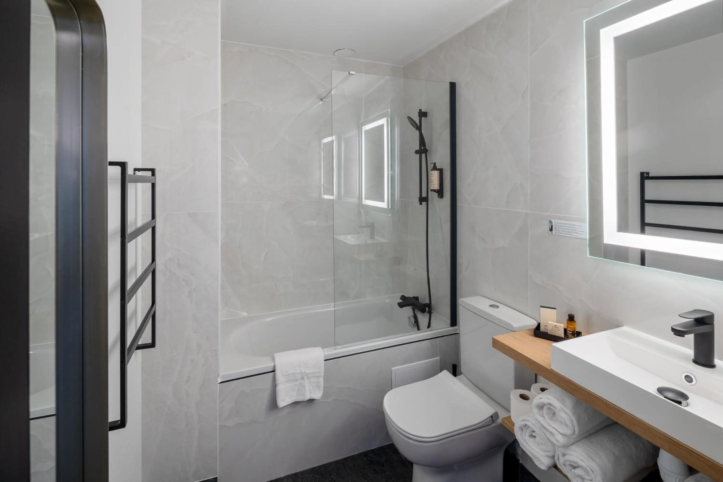 Bathroom in Hôtel Bristol Union Intra Muros