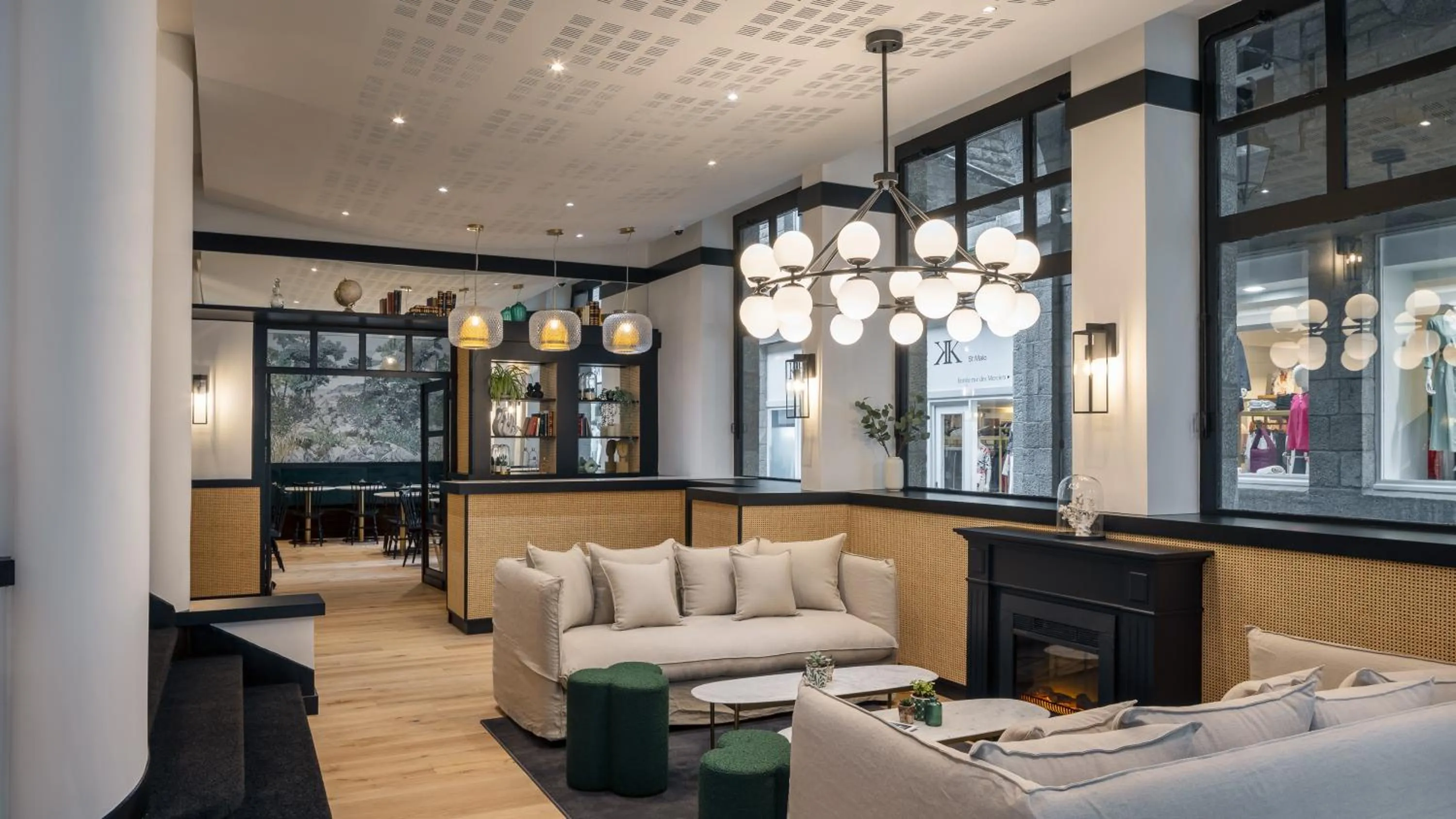 Living room in Hôtel Bristol Union Intra Muros