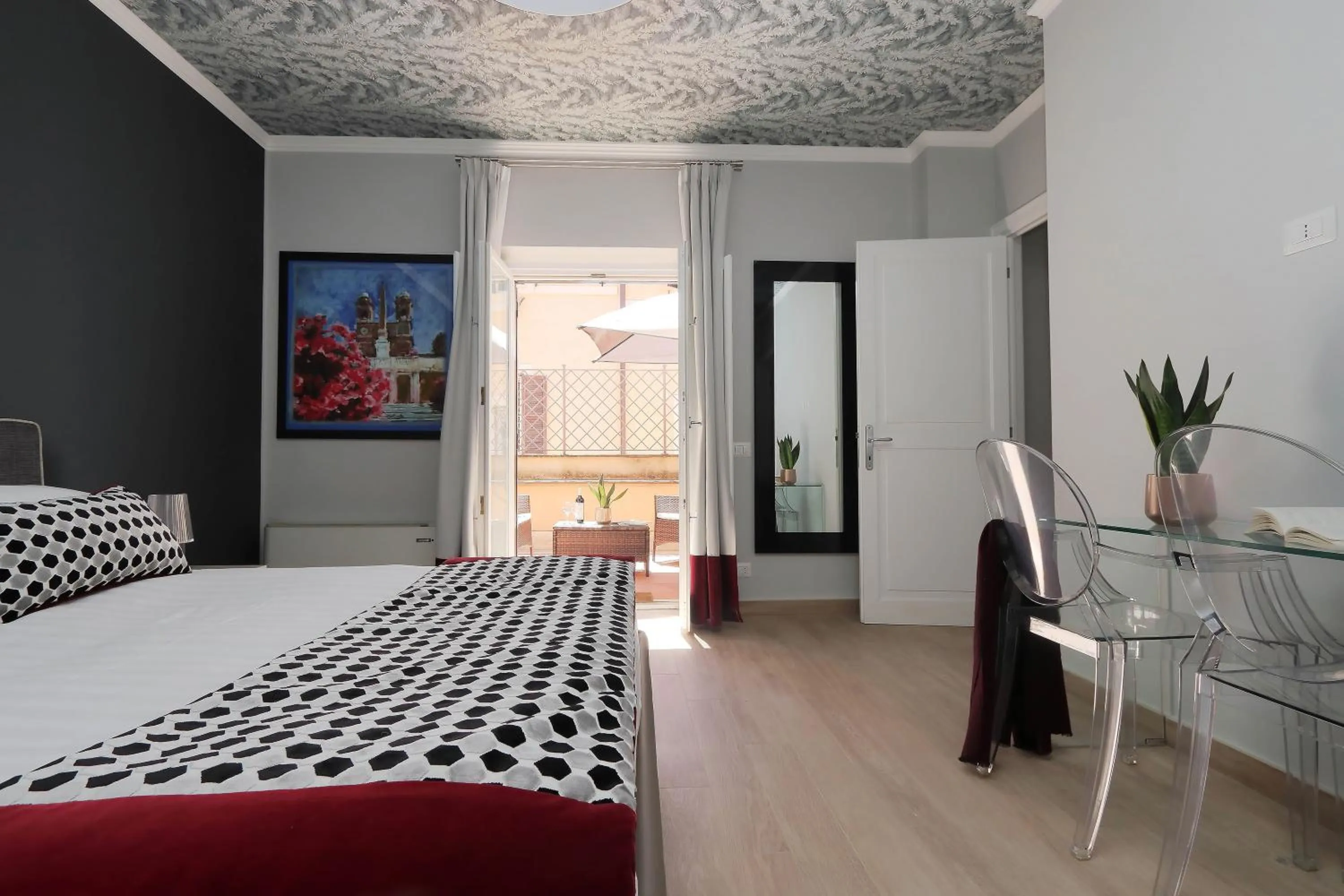 Bed in Piazzetta Margutta - My Extra Home