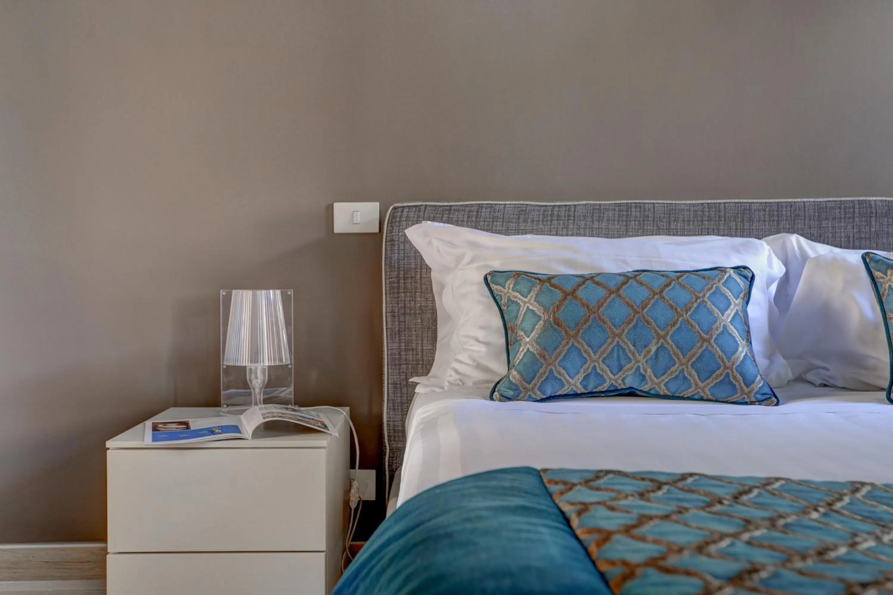 Bed in Piazzetta Margutta - My Extra Home