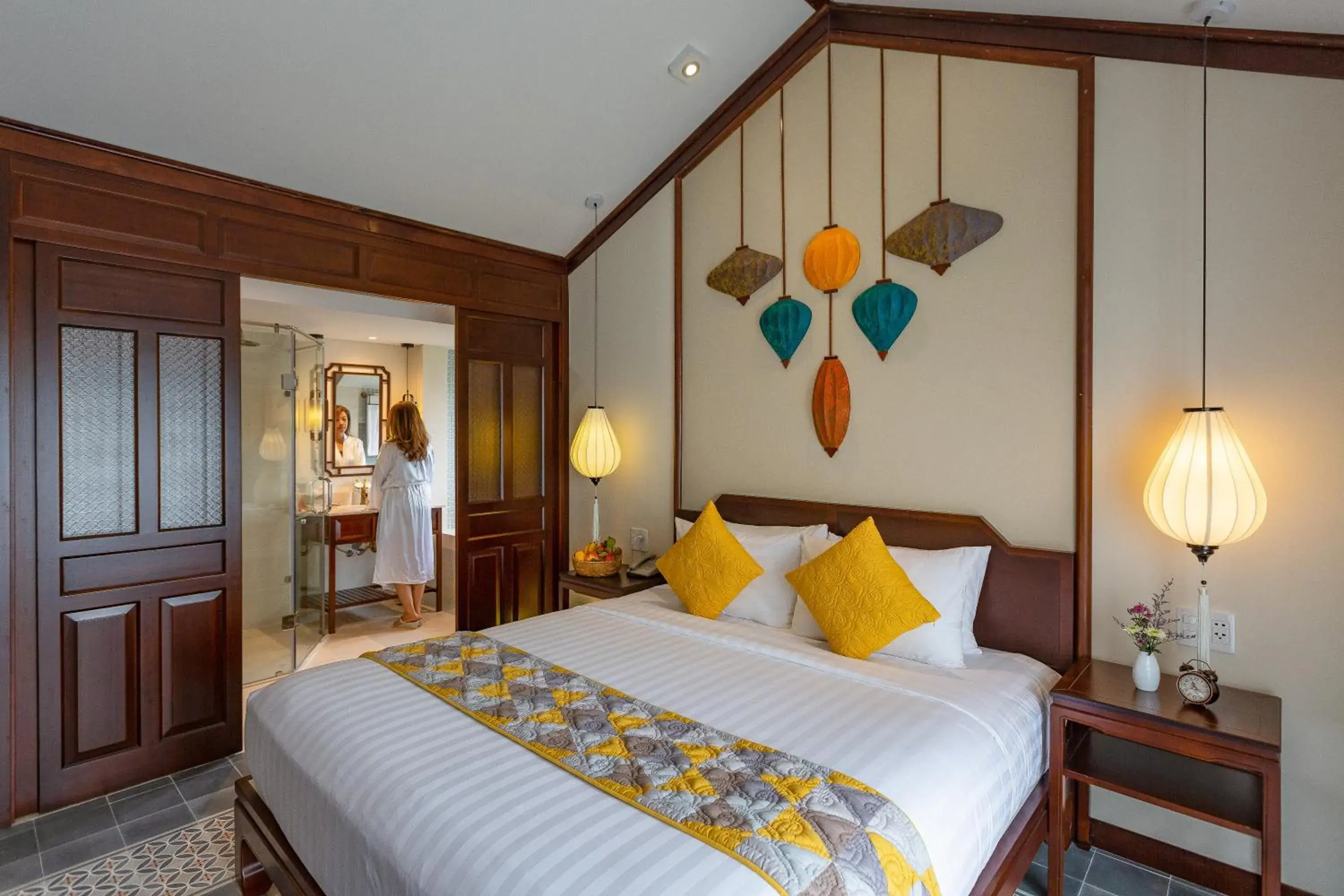Savvy King/Twin Suite, Bathtub, Balcony with Riverside View in Cozy Savvy Hoi An - The Quintessence of Exquisite Retreat Savvy King/Twin Suite, Bathtub, Balcony with Riverside View in Cozy Savvy Hoi An - The Quintessence of Exquisite Retreat