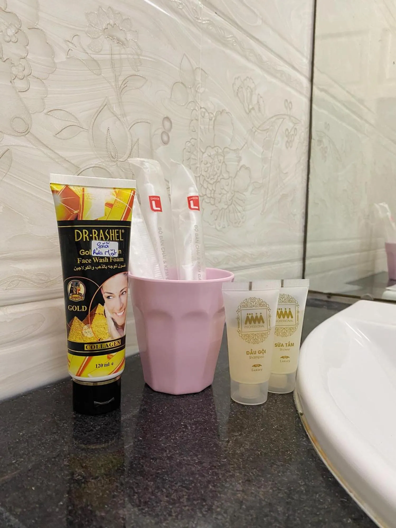 Bathroom in Dylan Hotel