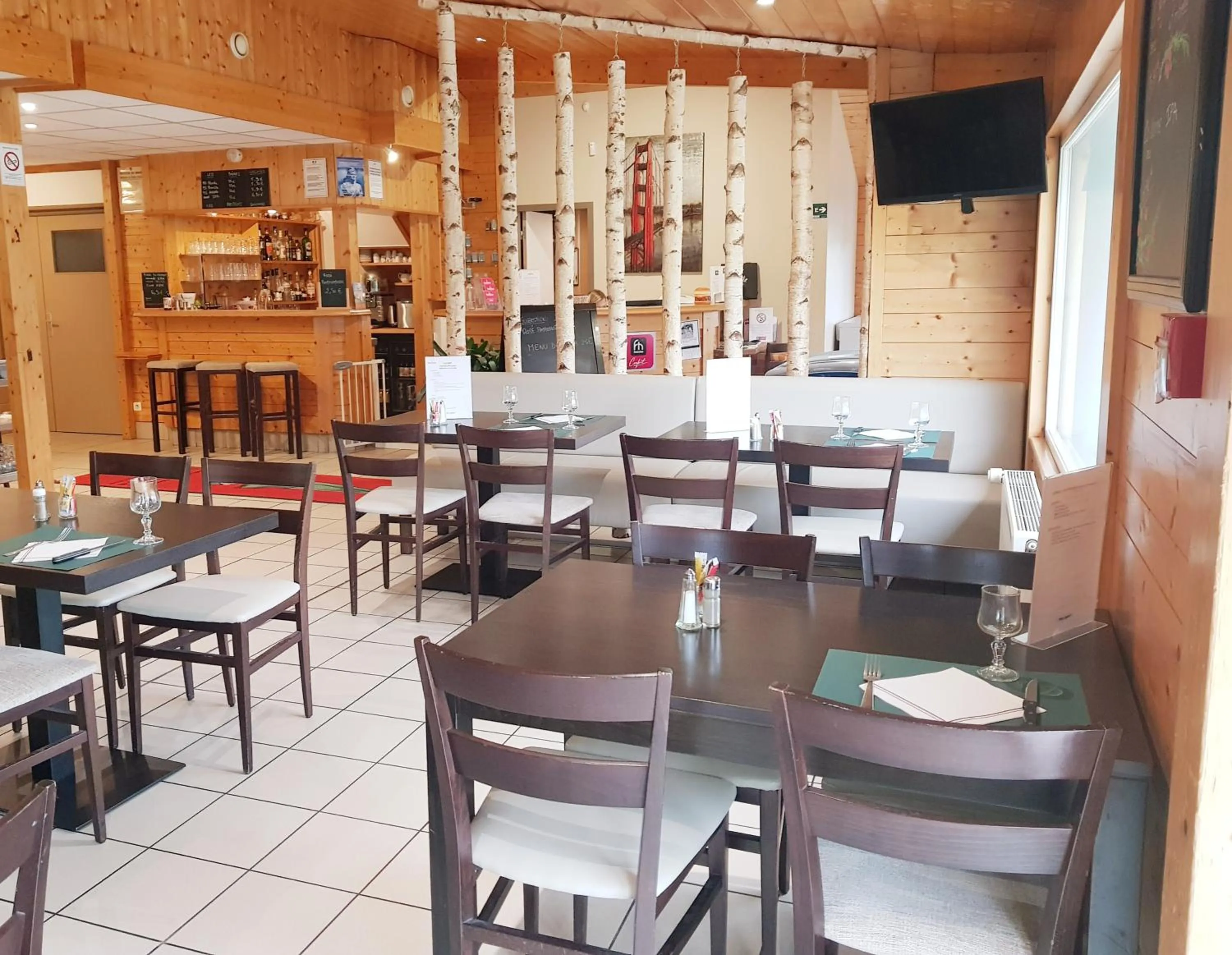 Restaurant/places to eat in FH Confort Annecy