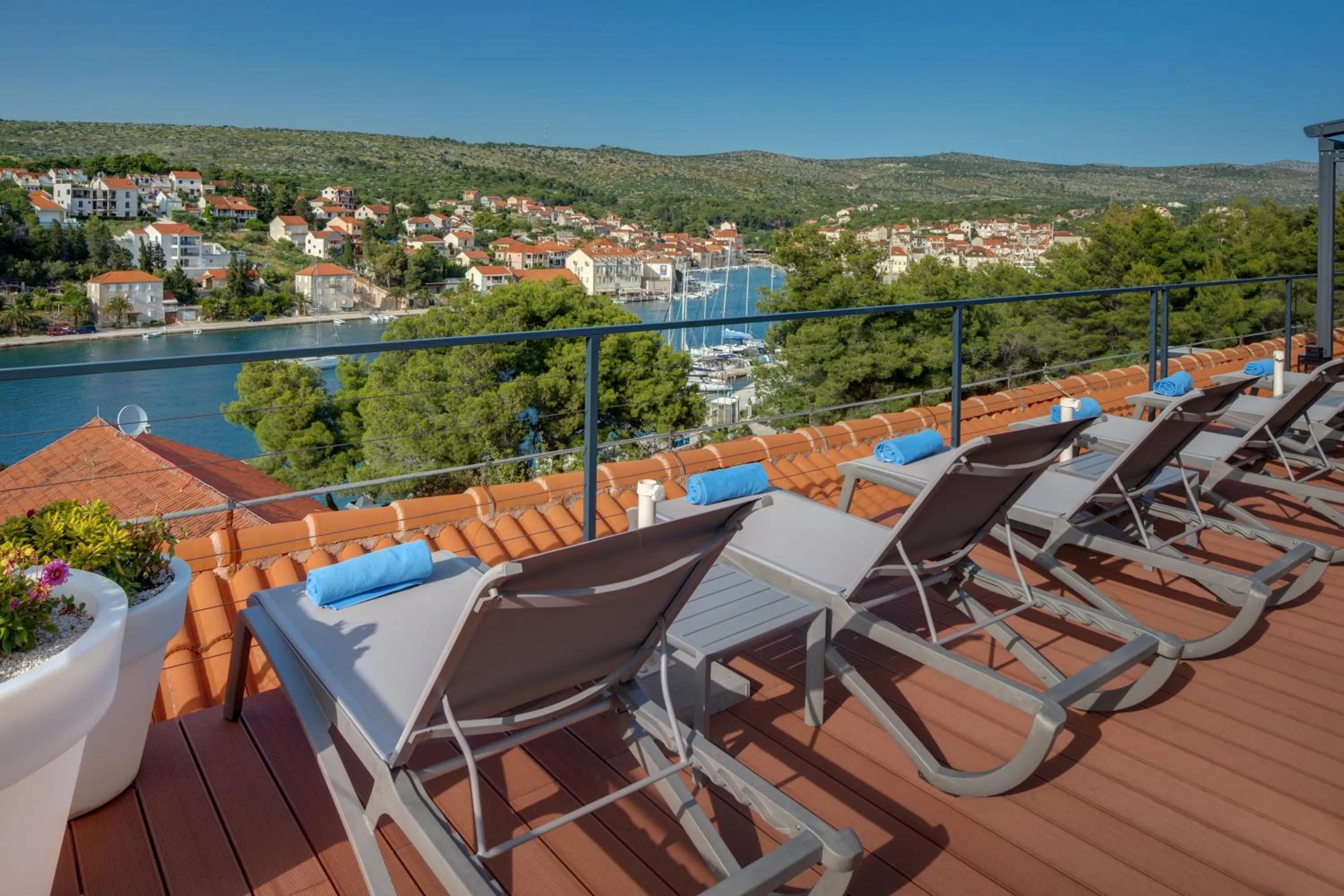 Patio in Hotel Milna Osam - Adults Only