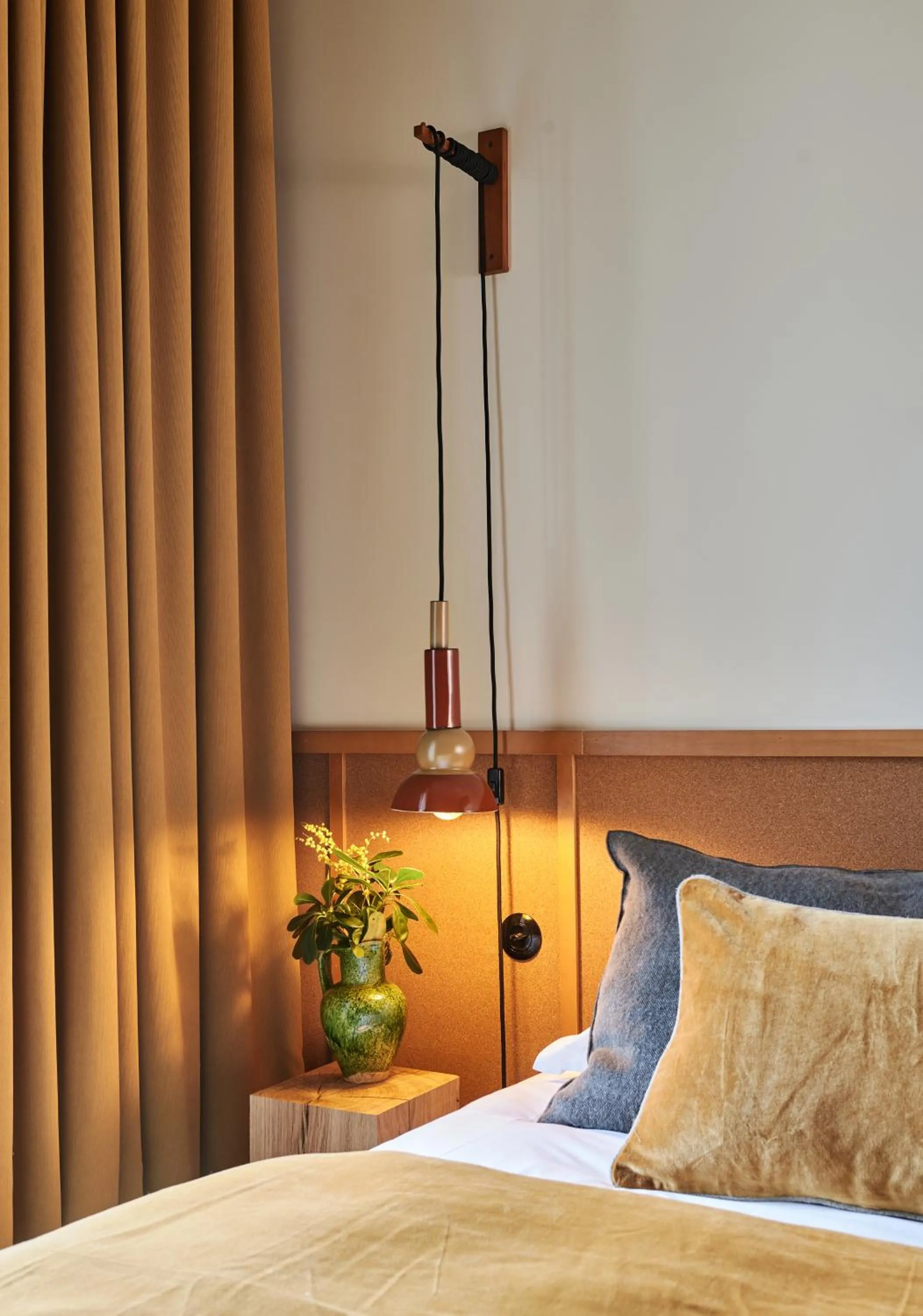 Decorative detail, Bed in Hôtel Oré, Saint-Malo