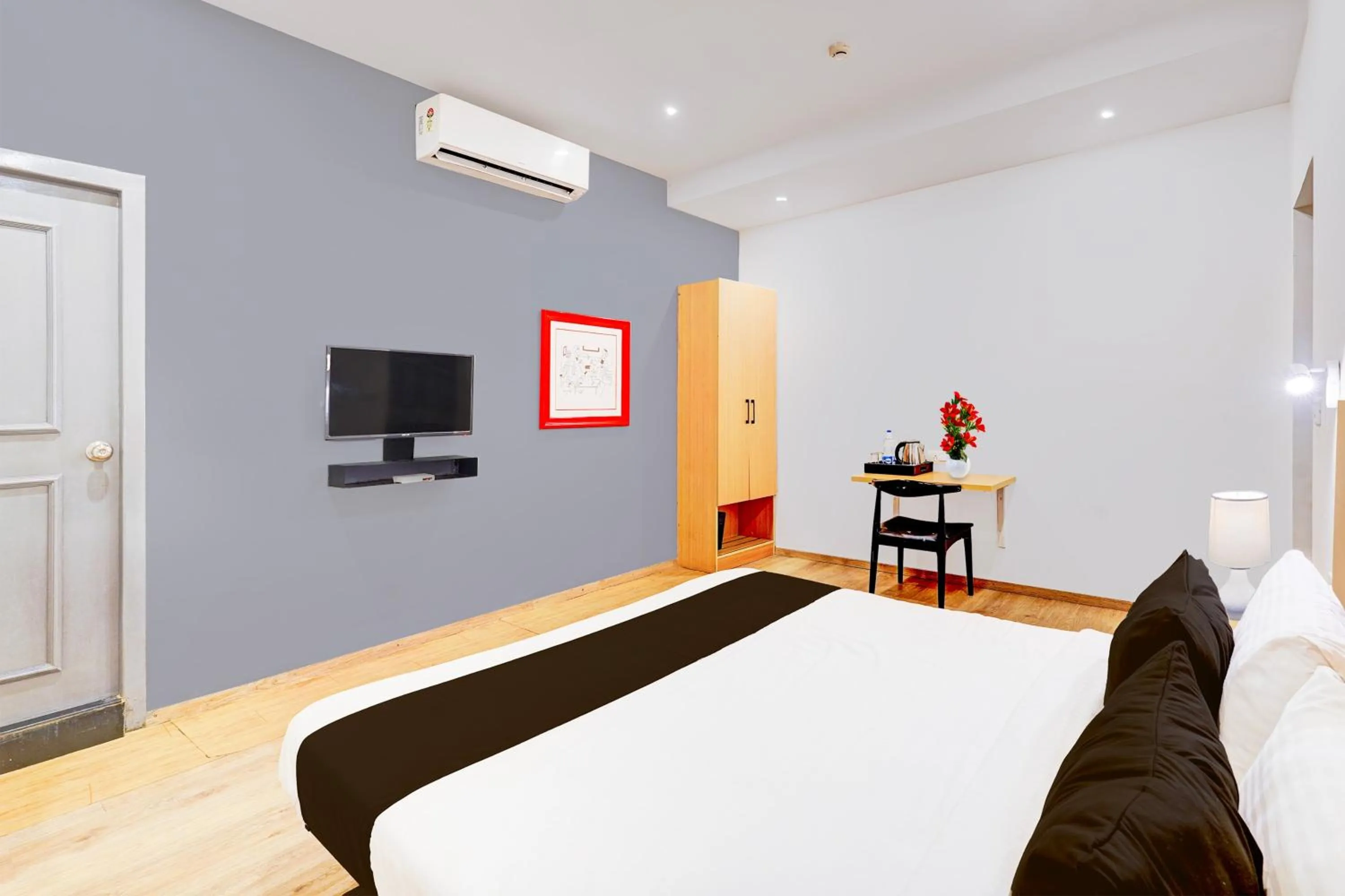 Bedroom, Bed in Super Townhouse Pondicherry