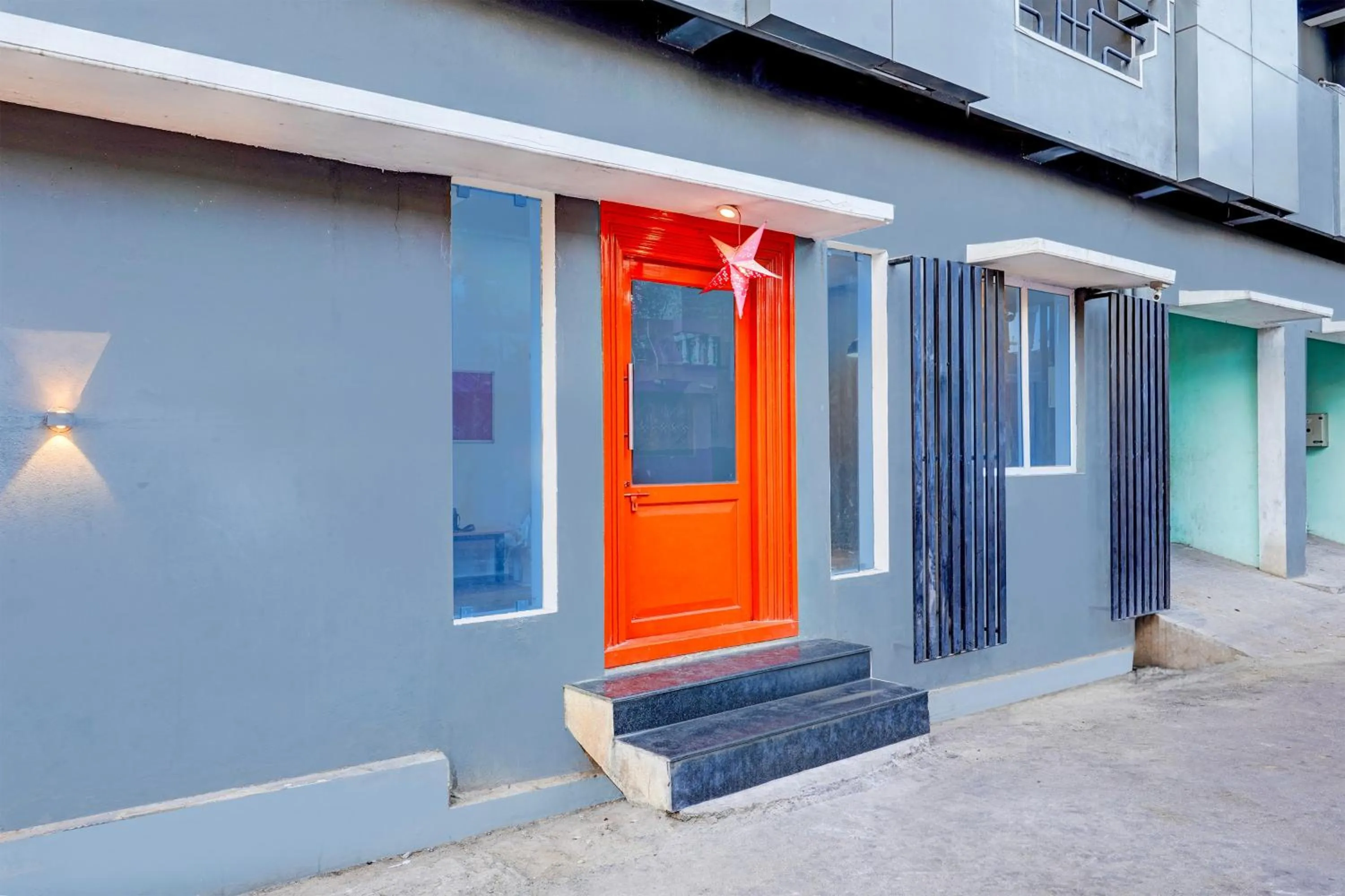 Facade/entrance in Super Townhouse Pondicherry
