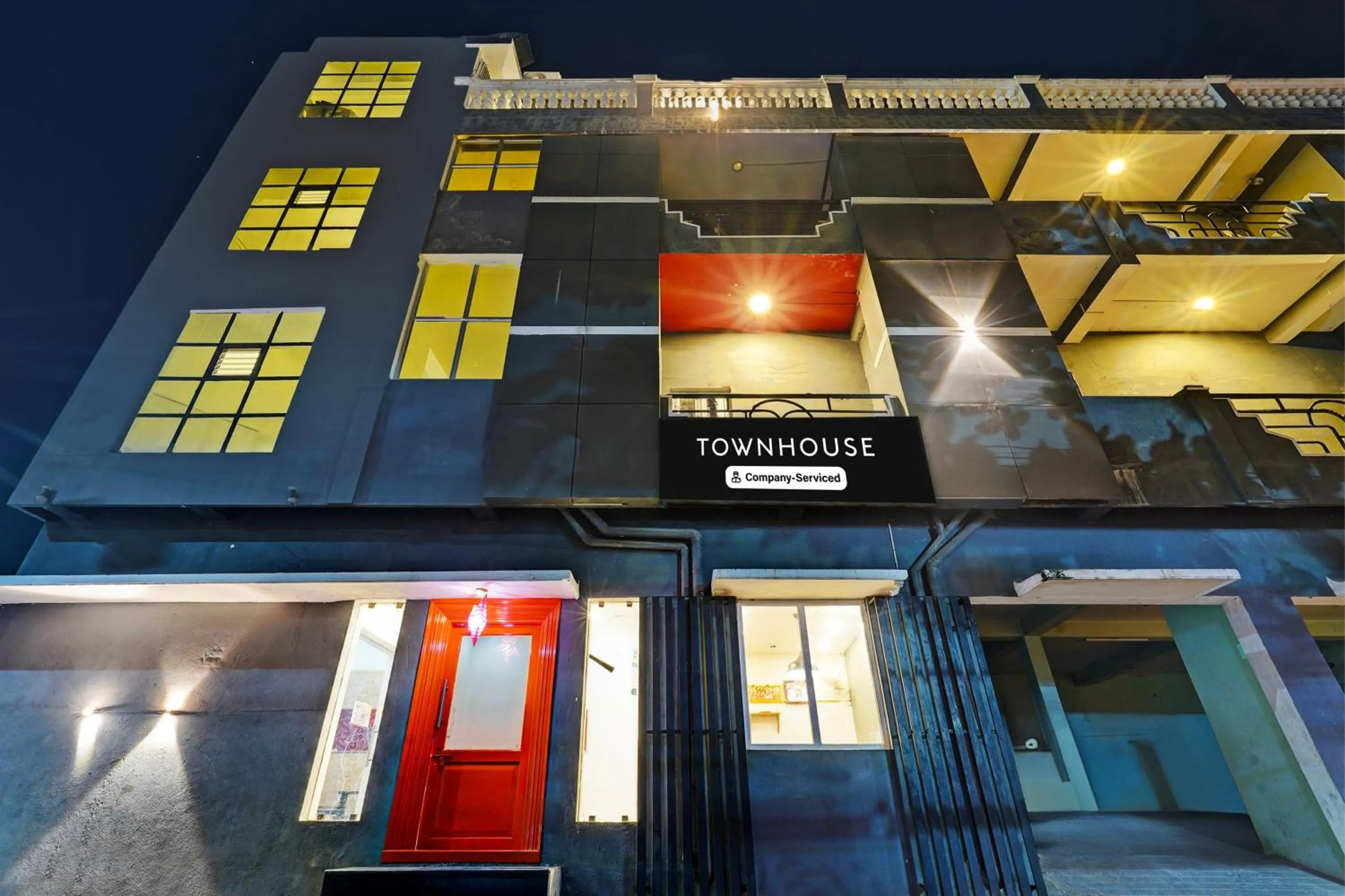 Facade/entrance in Super Townhouse Pondicherry