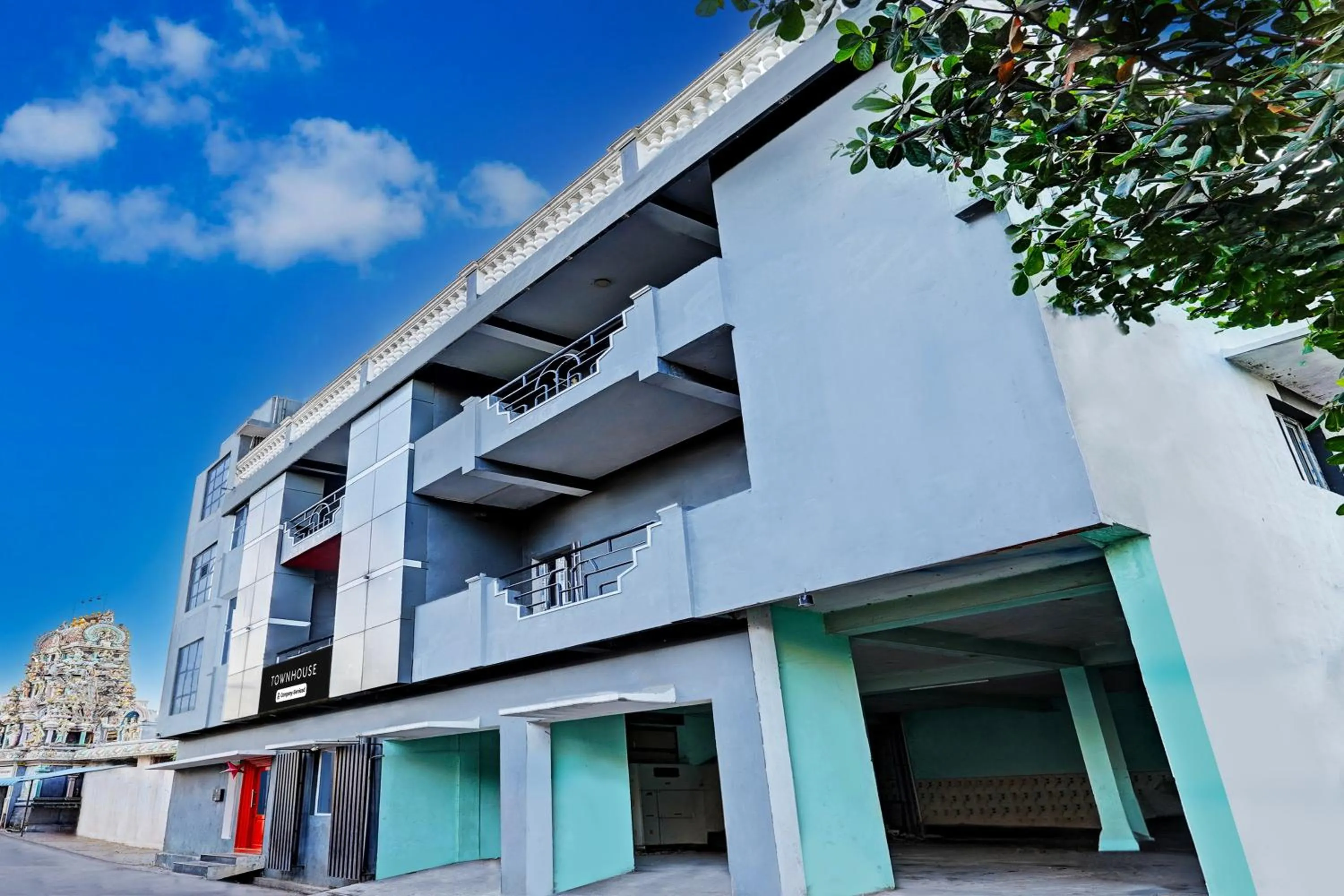 Facade/entrance in Super Townhouse Pondicherry