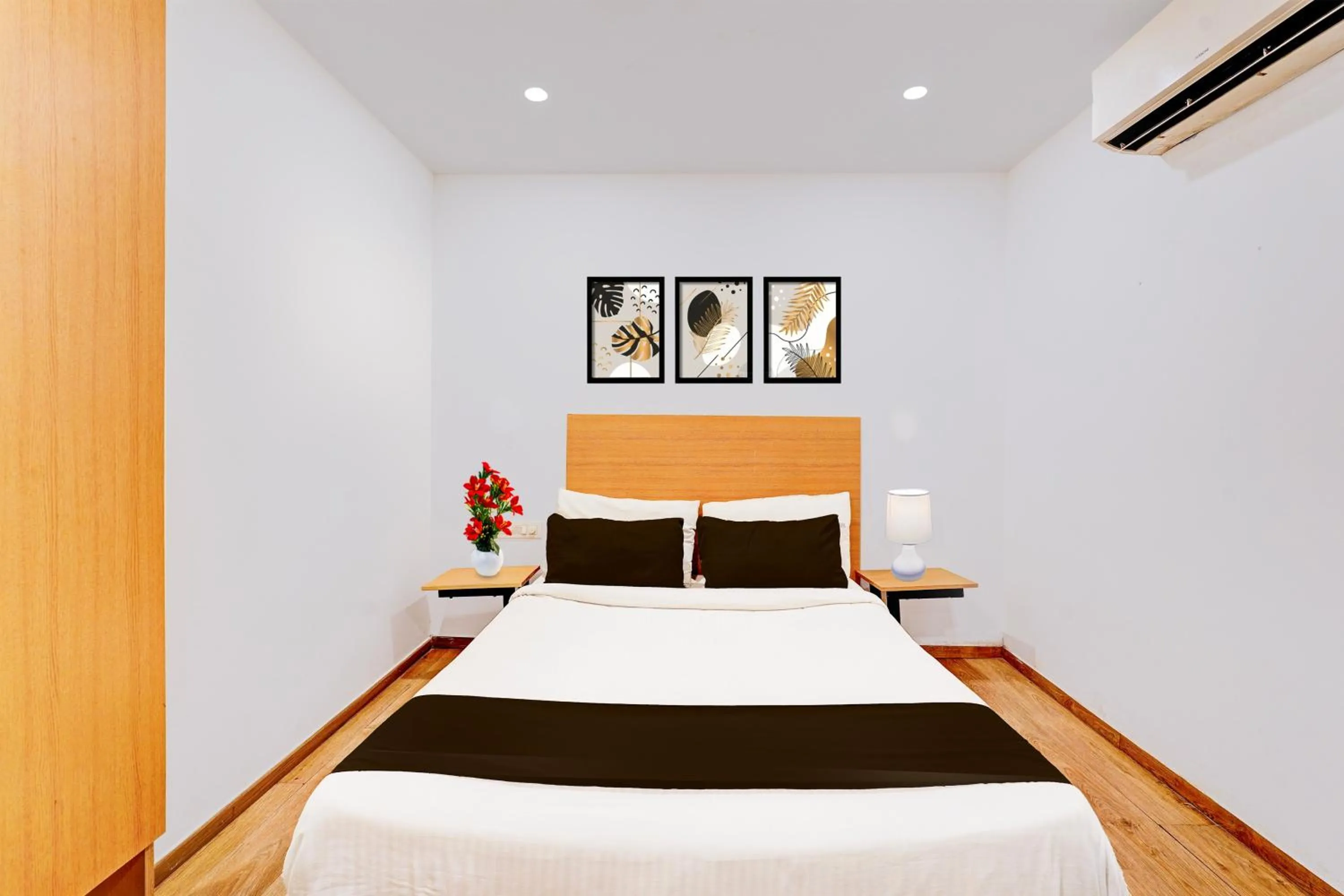 Bedroom, Bed in Super Townhouse Pondicherry