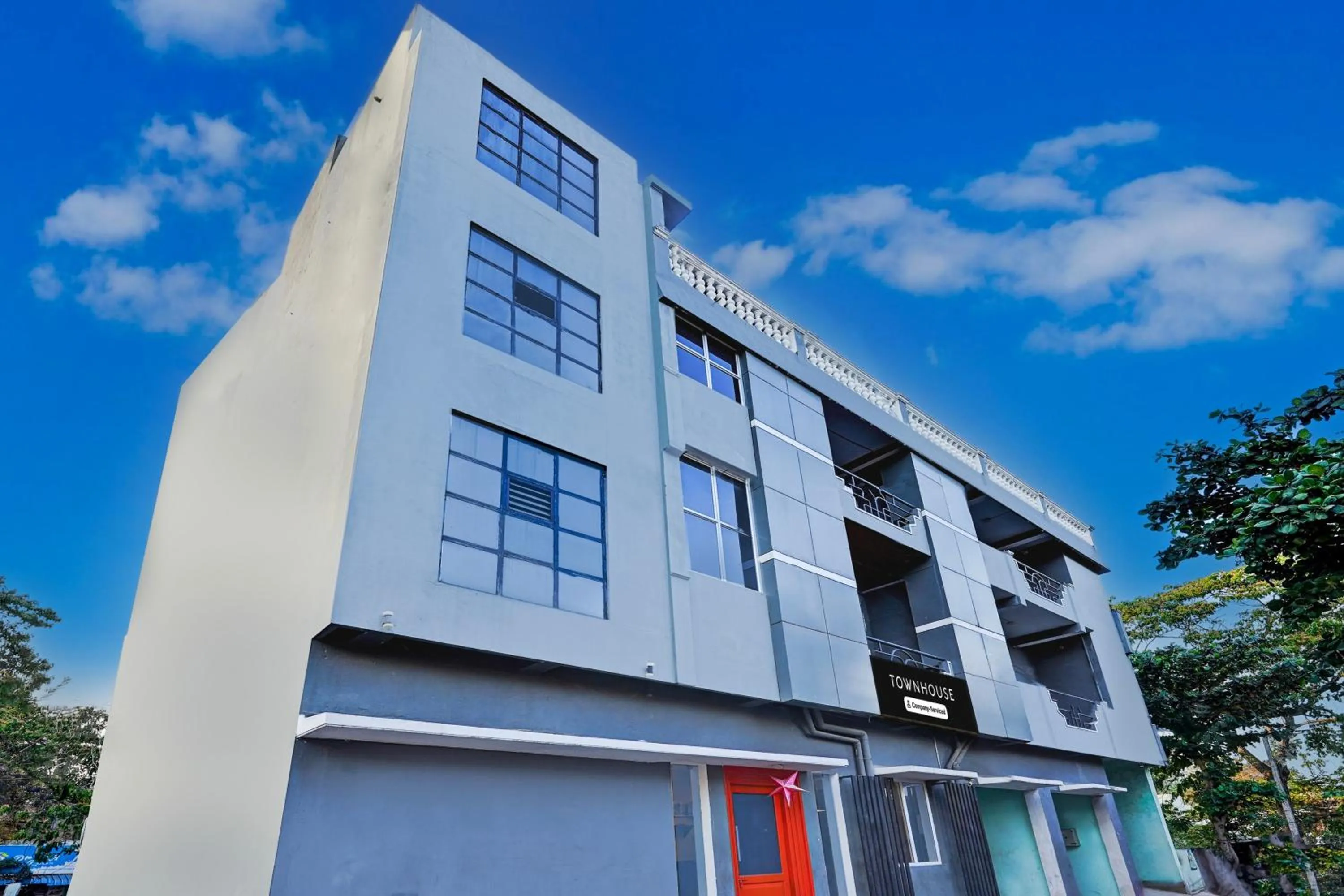 Facade/entrance in Super Townhouse Pondicherry