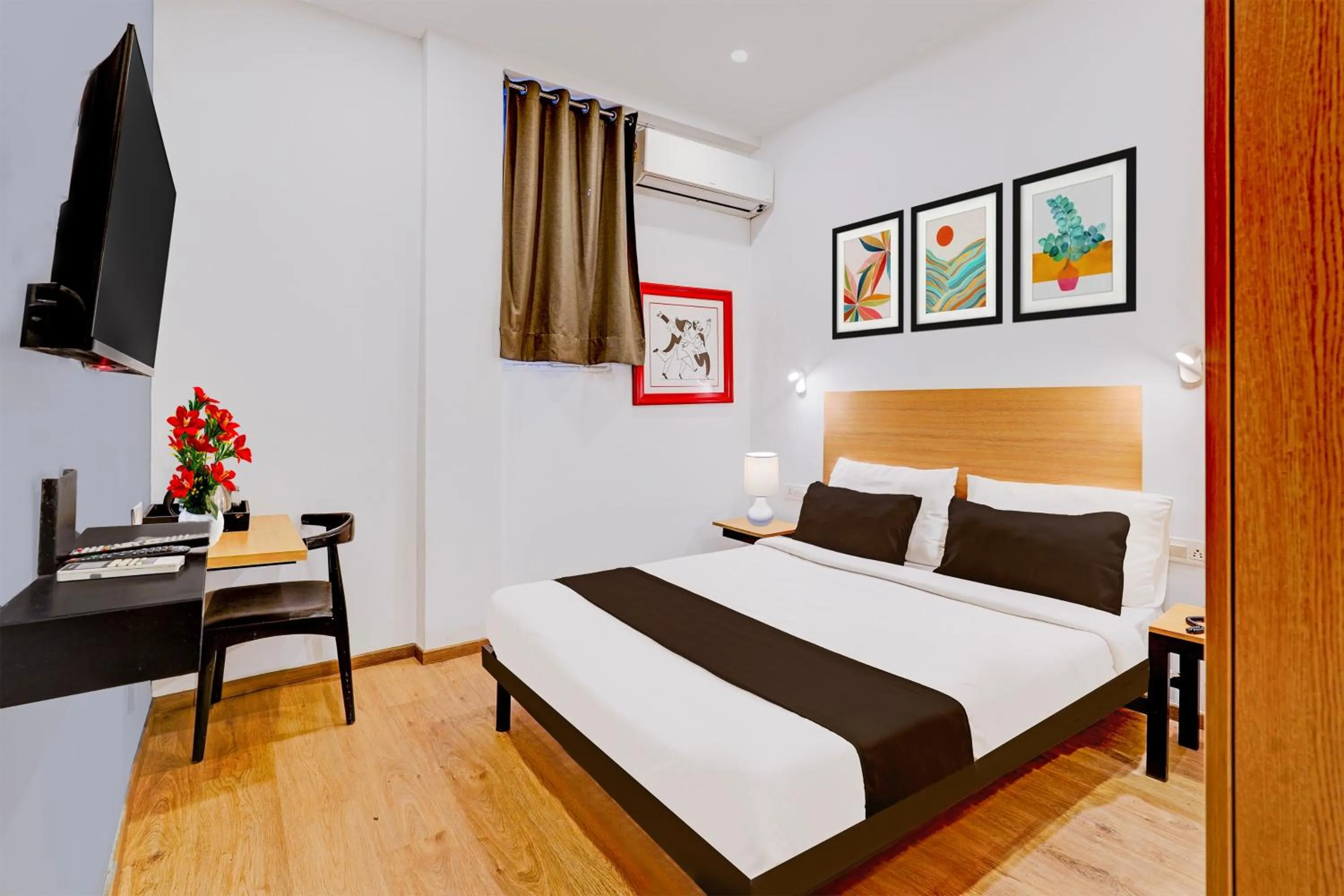 Bedroom, Bed in Super Townhouse Pondicherry
