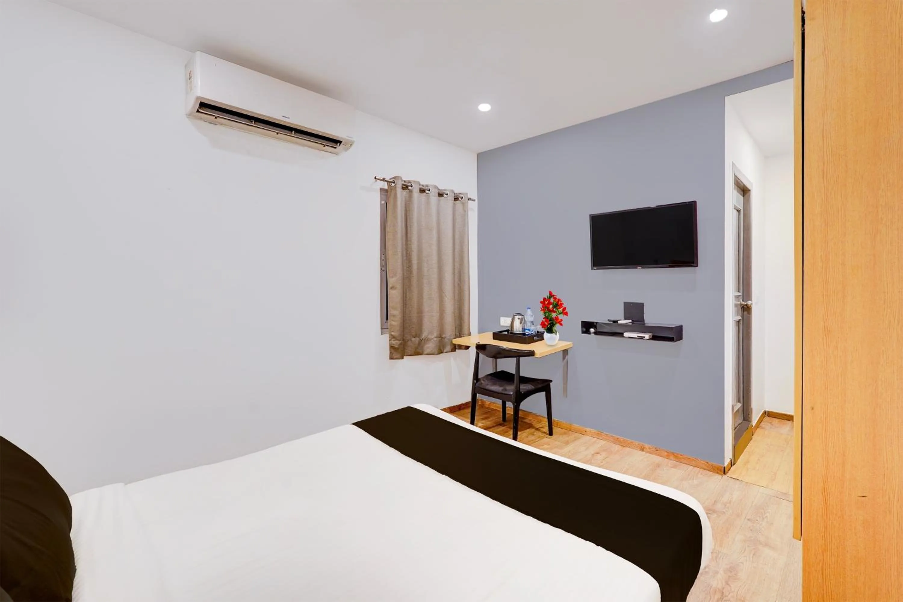 Bedroom, Bed in Super Townhouse Pondicherry