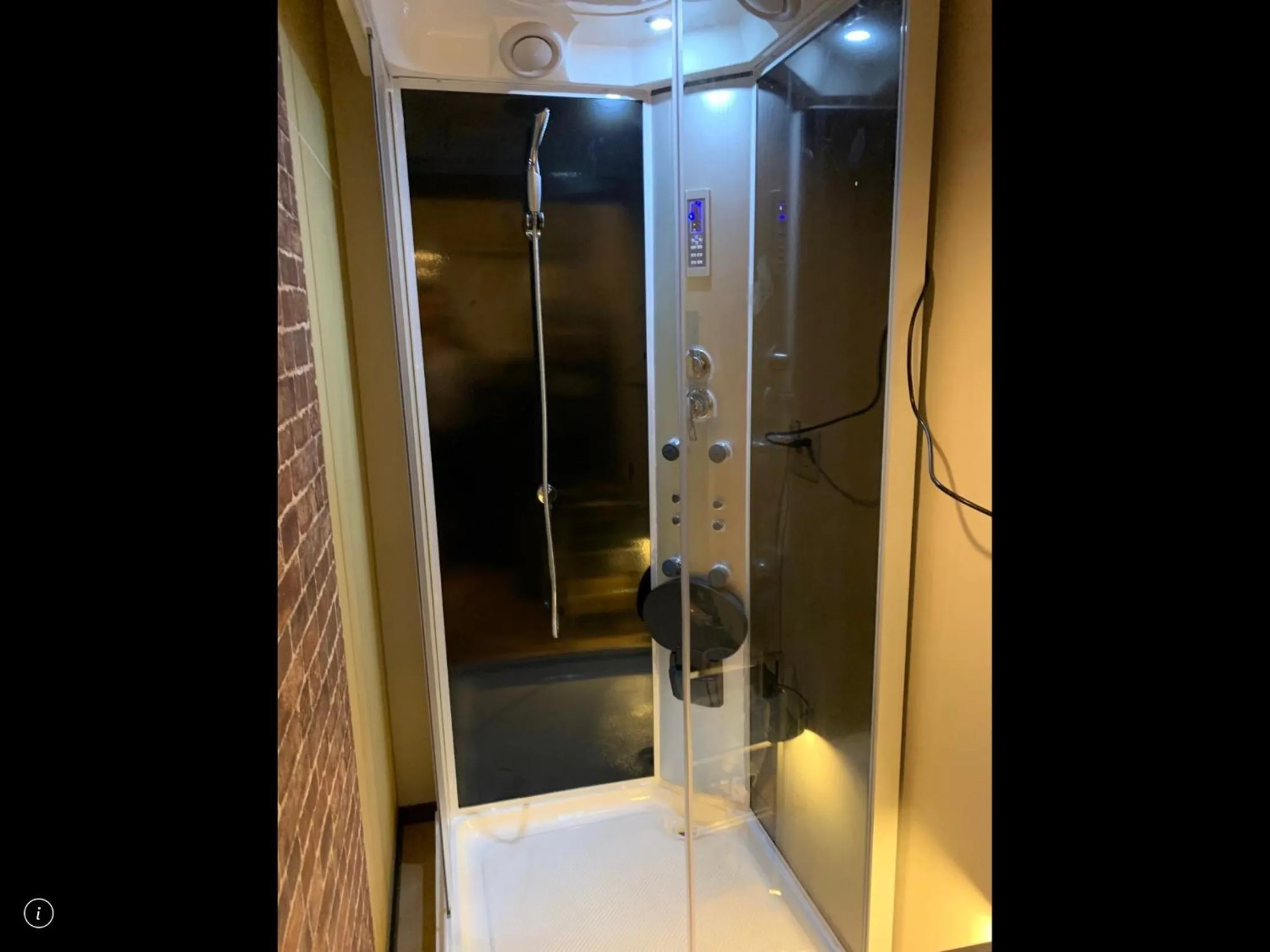 Bathroom in Hotel EL Shinjuku 1 free parking