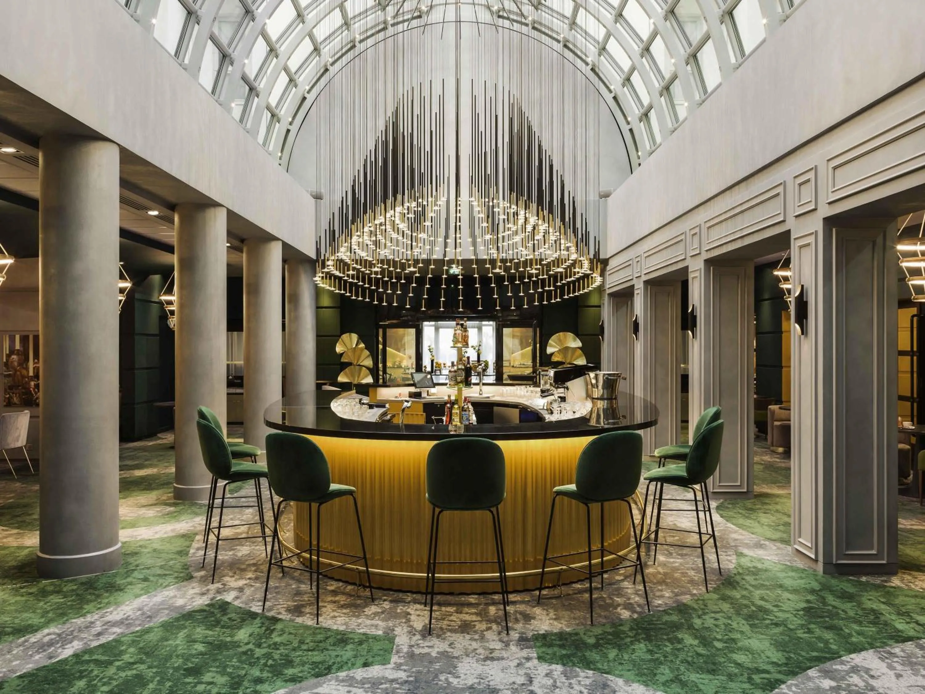 Property building in Le Louis Hotel Versailles Château - MGallery Collection